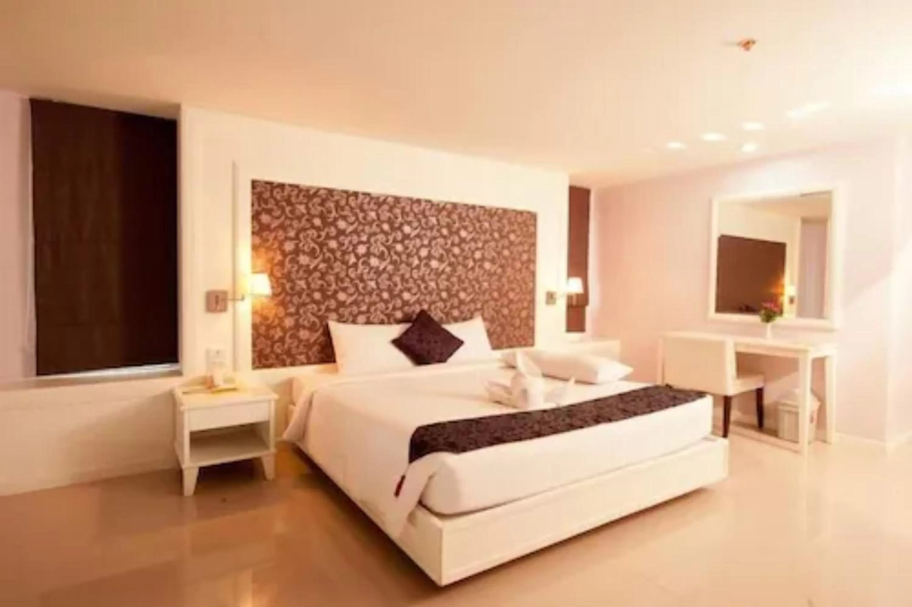 Bedroom in Convenient Grand Hotel