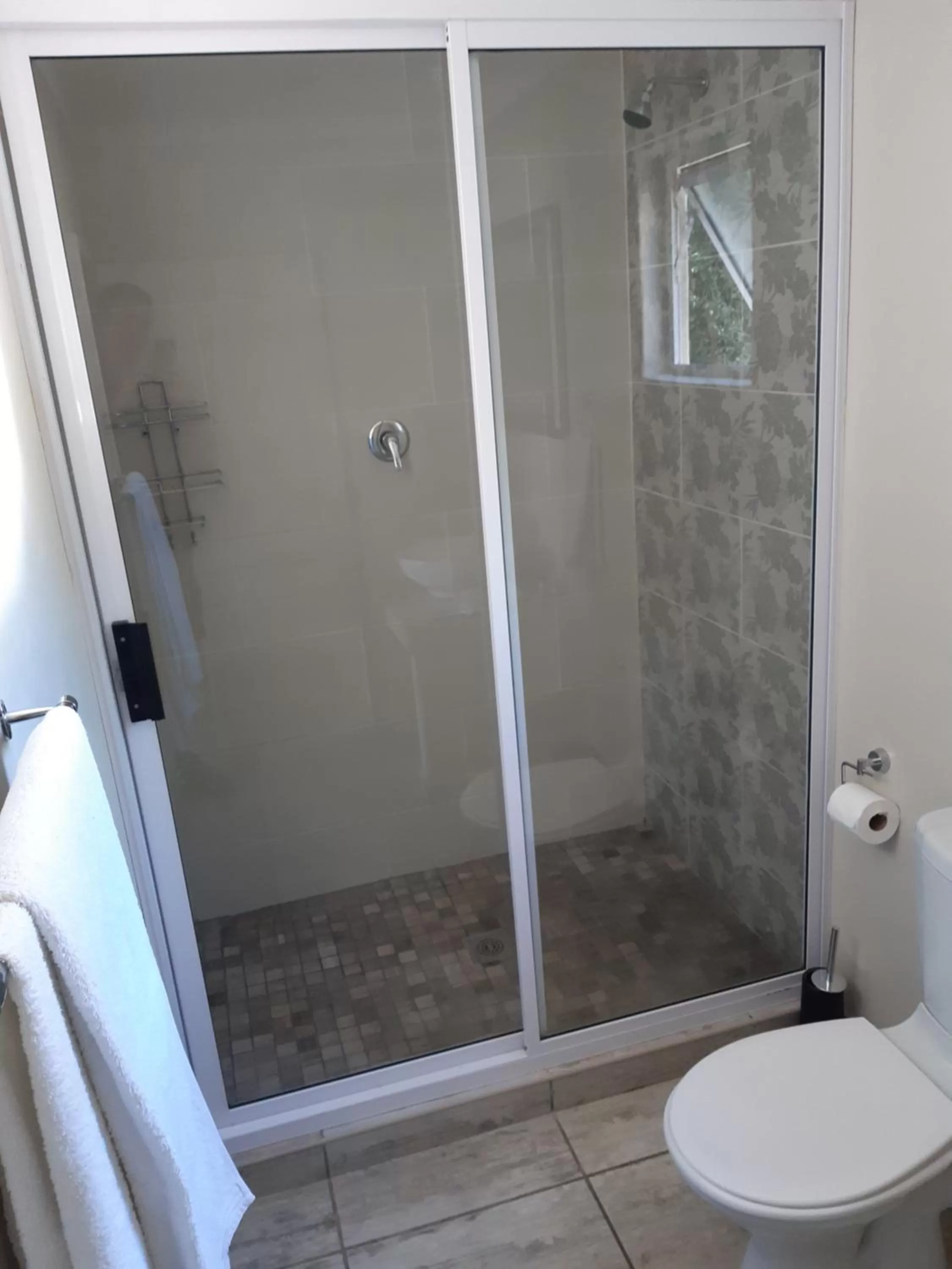 Bathroom in Poetry Guestrooms