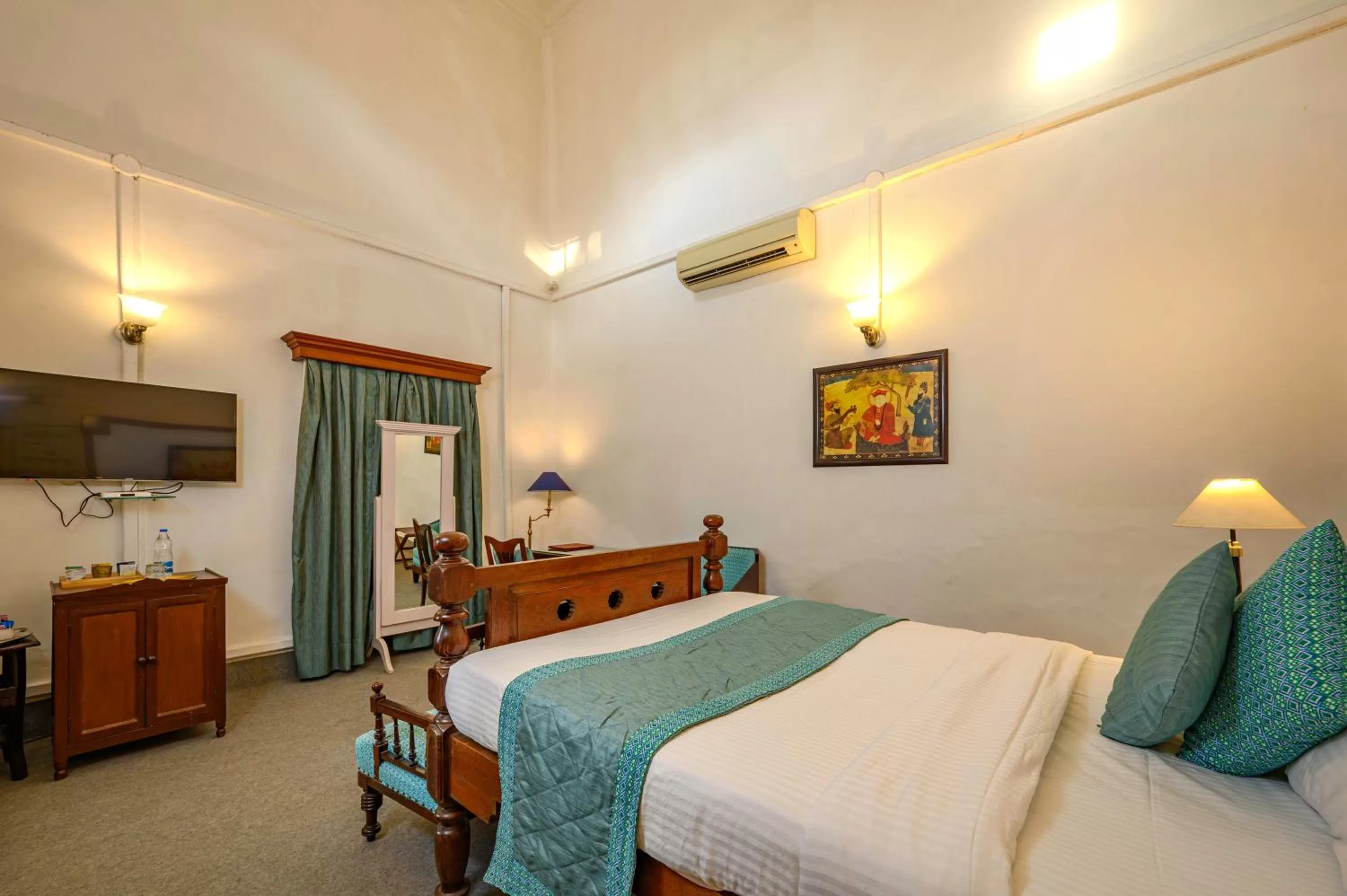 Bed in Neemrana's - Baradari Palace