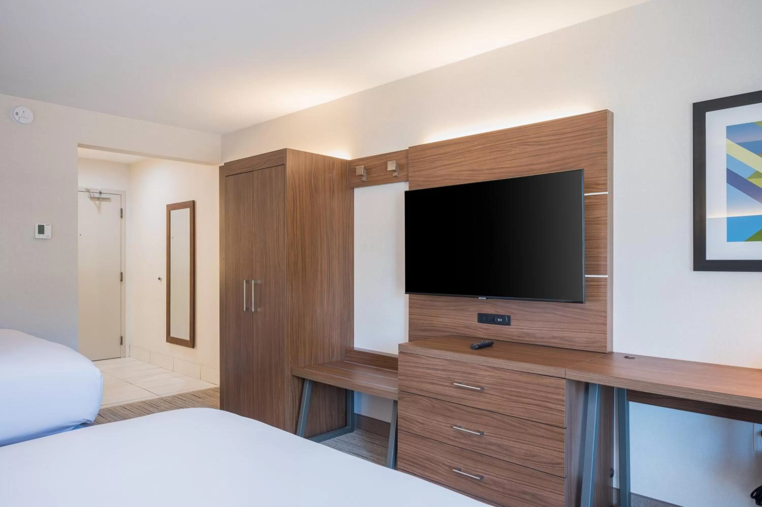 Photo of the whole room, Bed in Holiday Inn Express Grover Beach-Pismo Beach Area by IHG