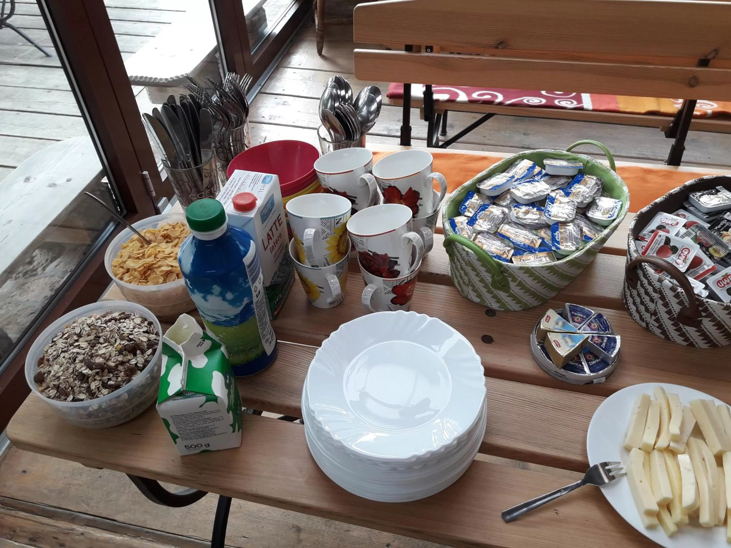 Breakfast in Cvet gora - Camping, Glamping and Accomodations