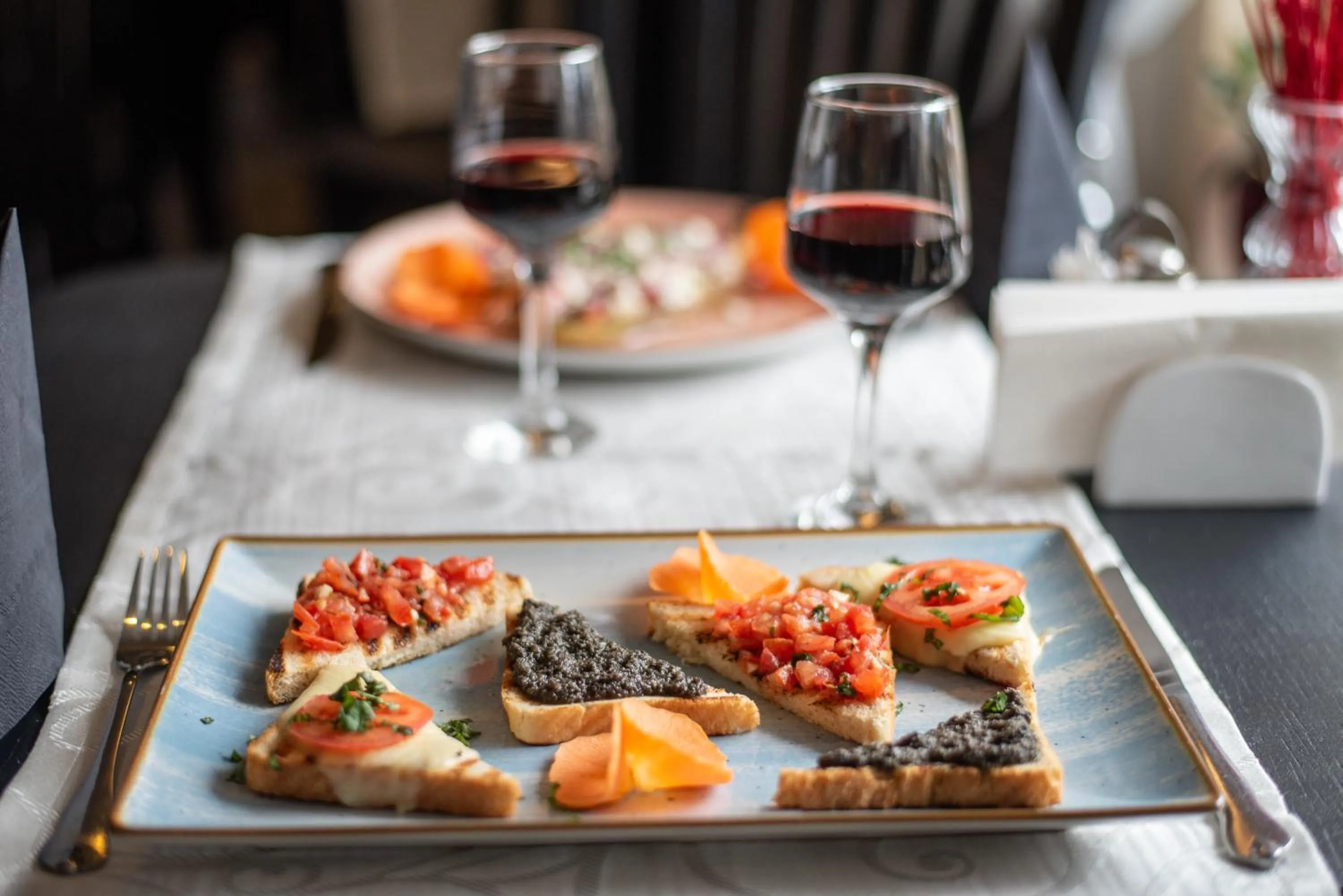 Restaurant/places to eat in Hotel Marea Neagra