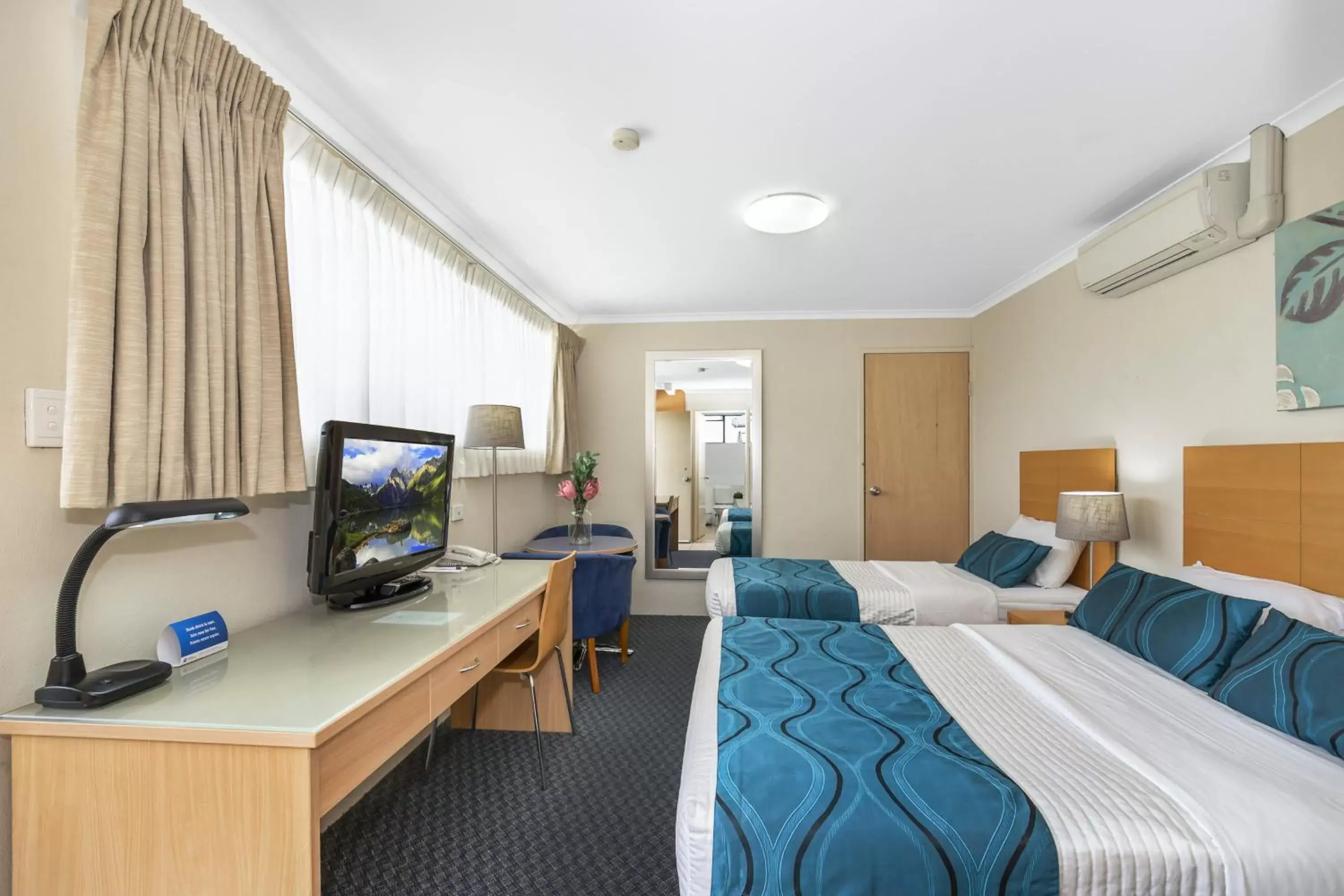 Double & Single Room in Best Western Airport 85 Motel Double & Single Room in Best Western Airport 85 Motel