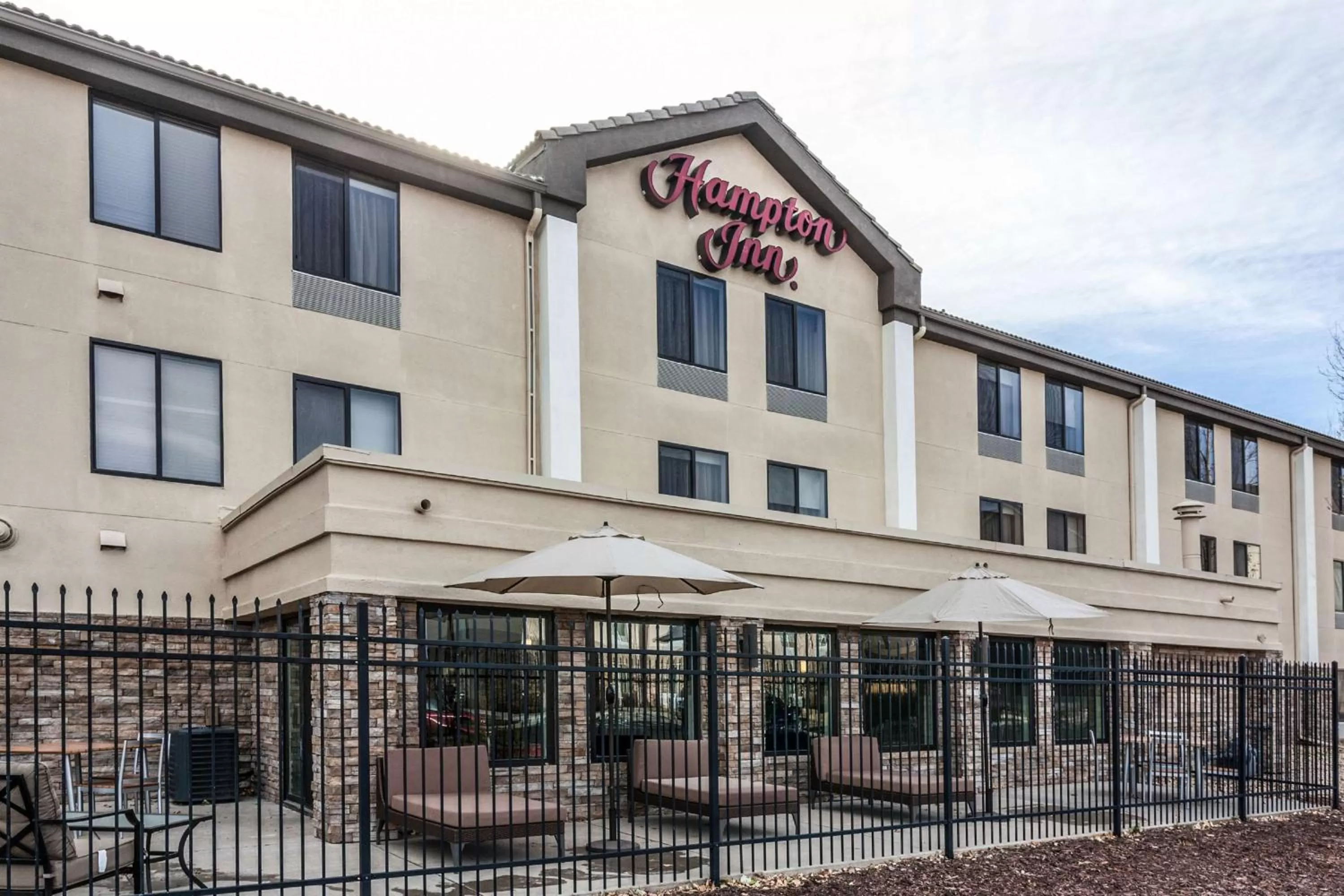 Property building in Hampton Inn Colorado Springs-Airport