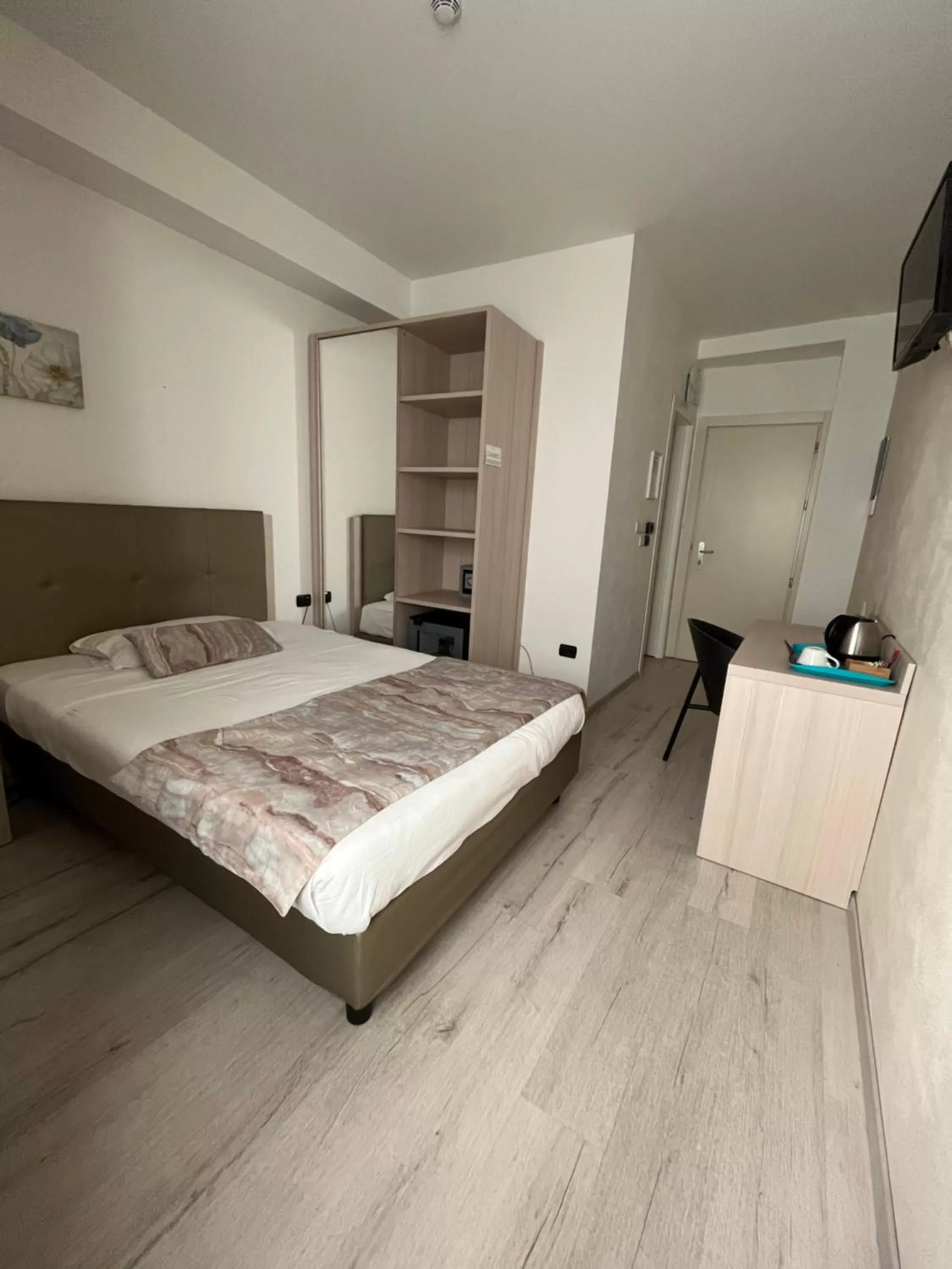 Bed in Hotel Lago di Como