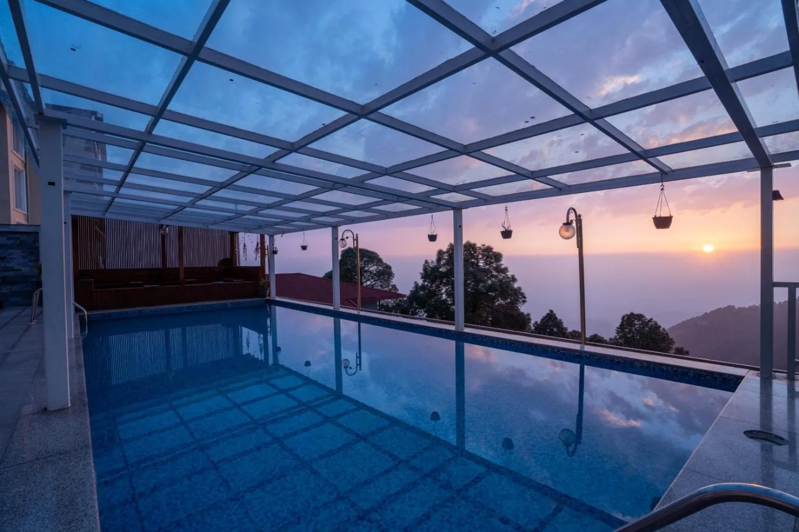 Swimming pool in Indraprastha Spa Resort