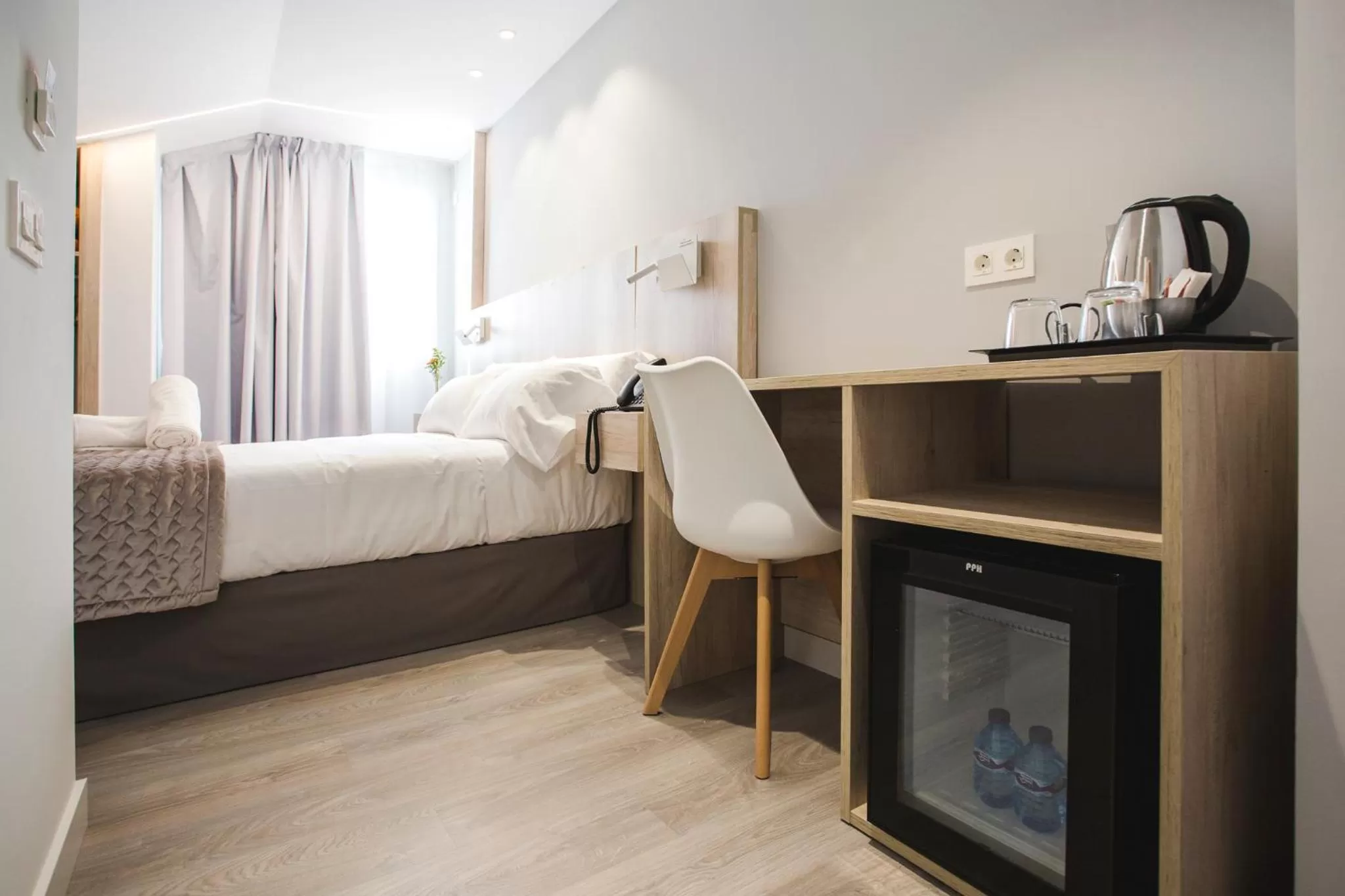 Photo of the whole room, Bed in DWO Ábaster