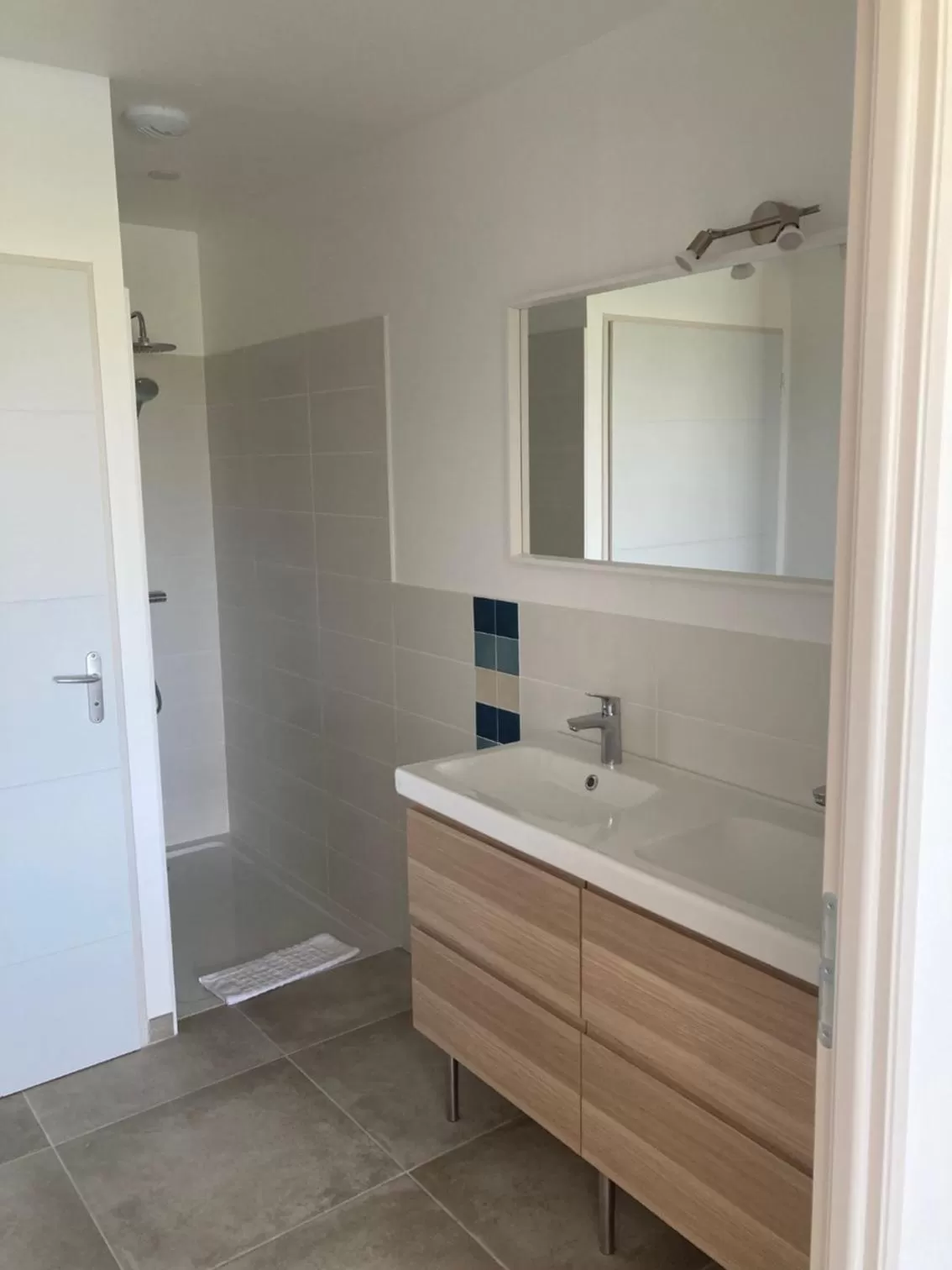 Shower in DOMAINE FORVENT