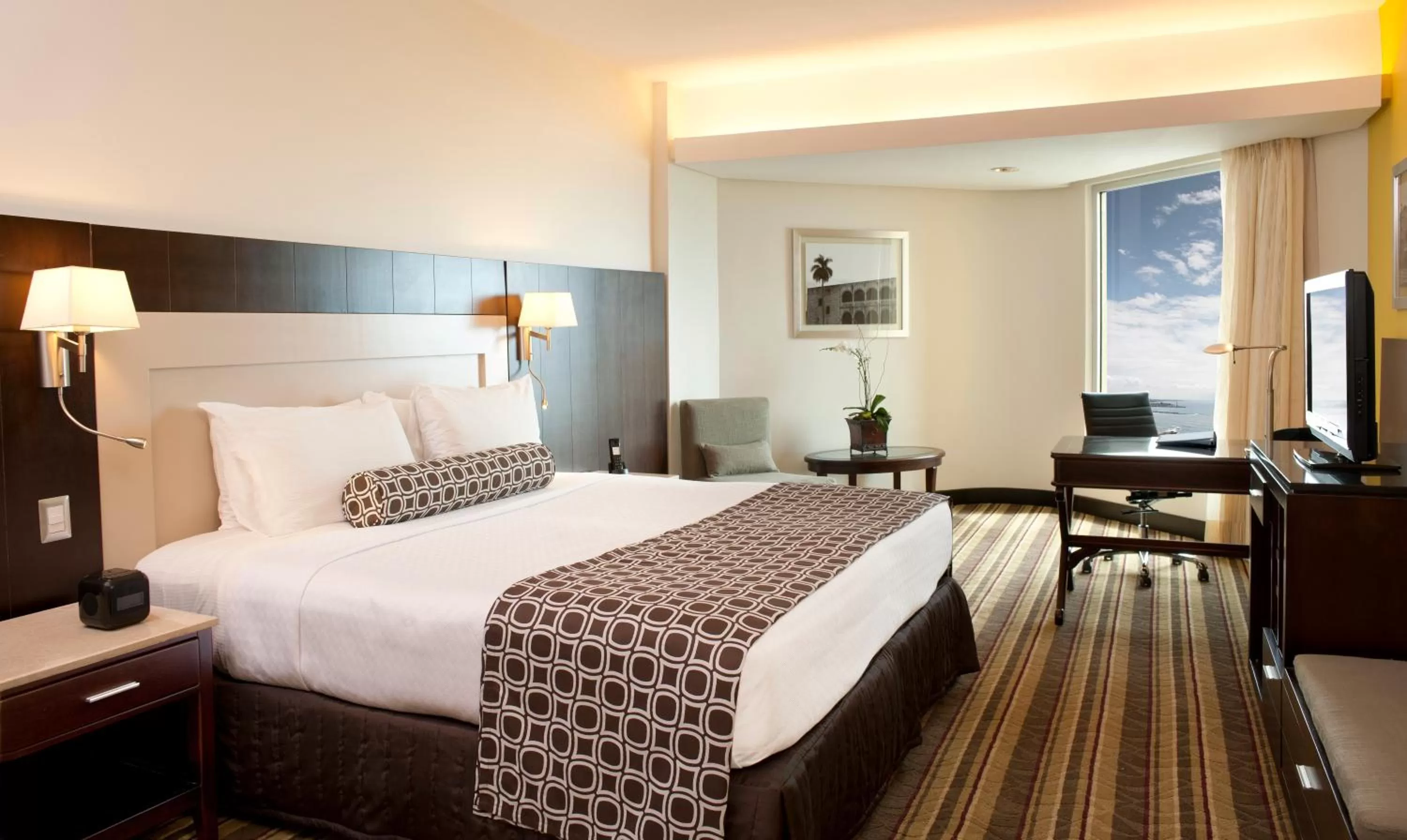 Photo of the whole room, Bed in Crowne Plaza Santo Domingo by IHG