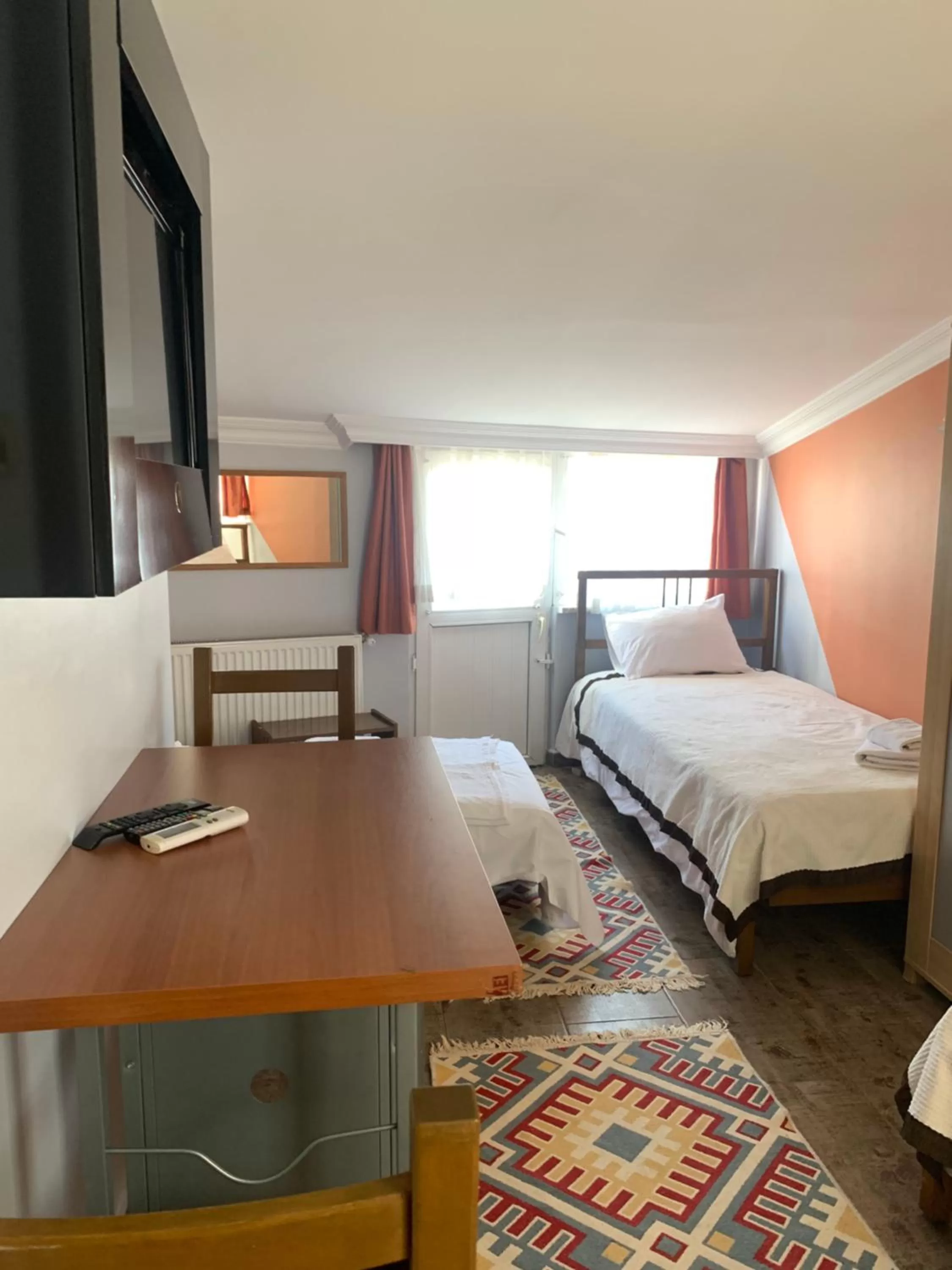 TV and multimedia, Bed in Tom Square Boutique Hotel