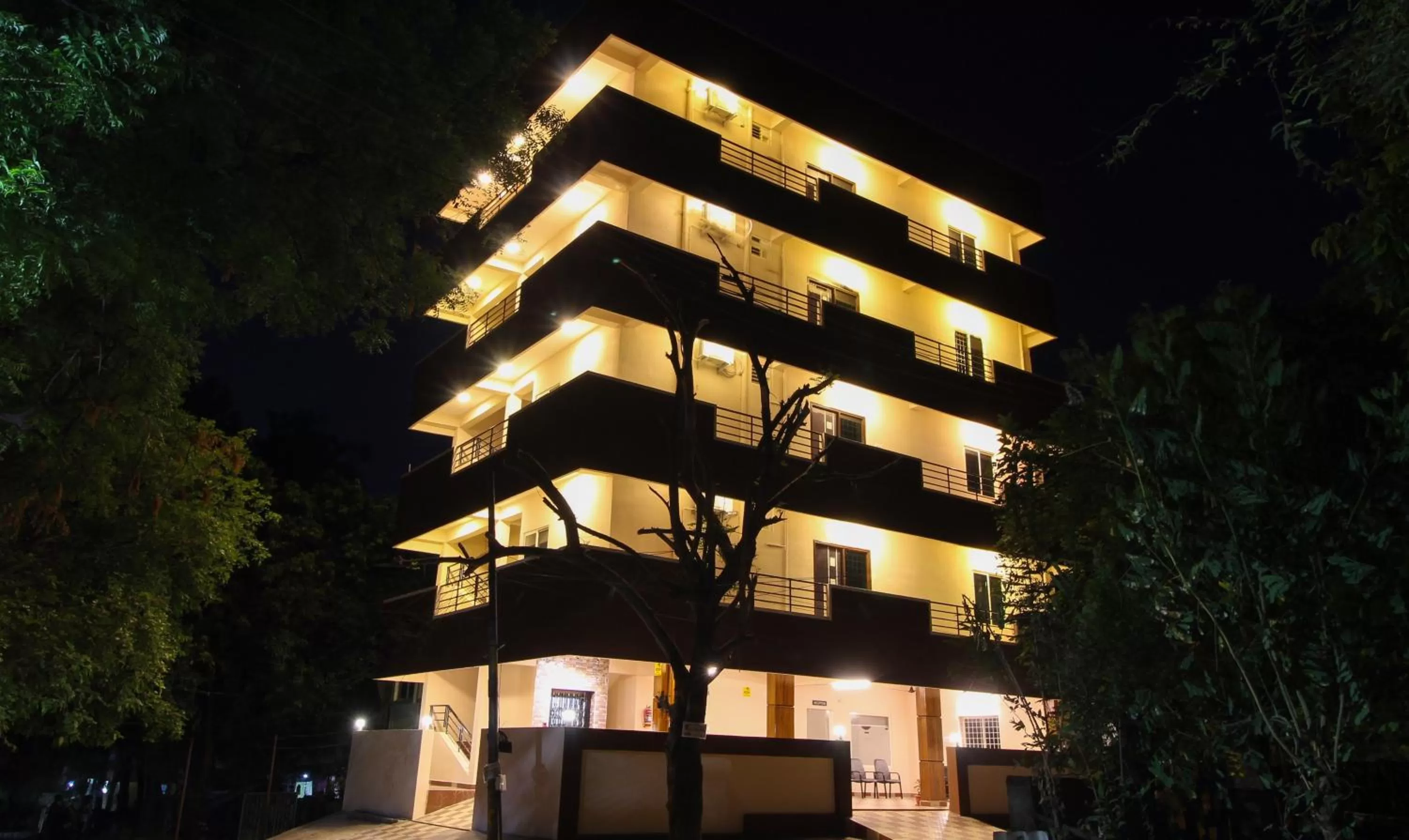 Property building in Itsy Hotels Riyas Grand