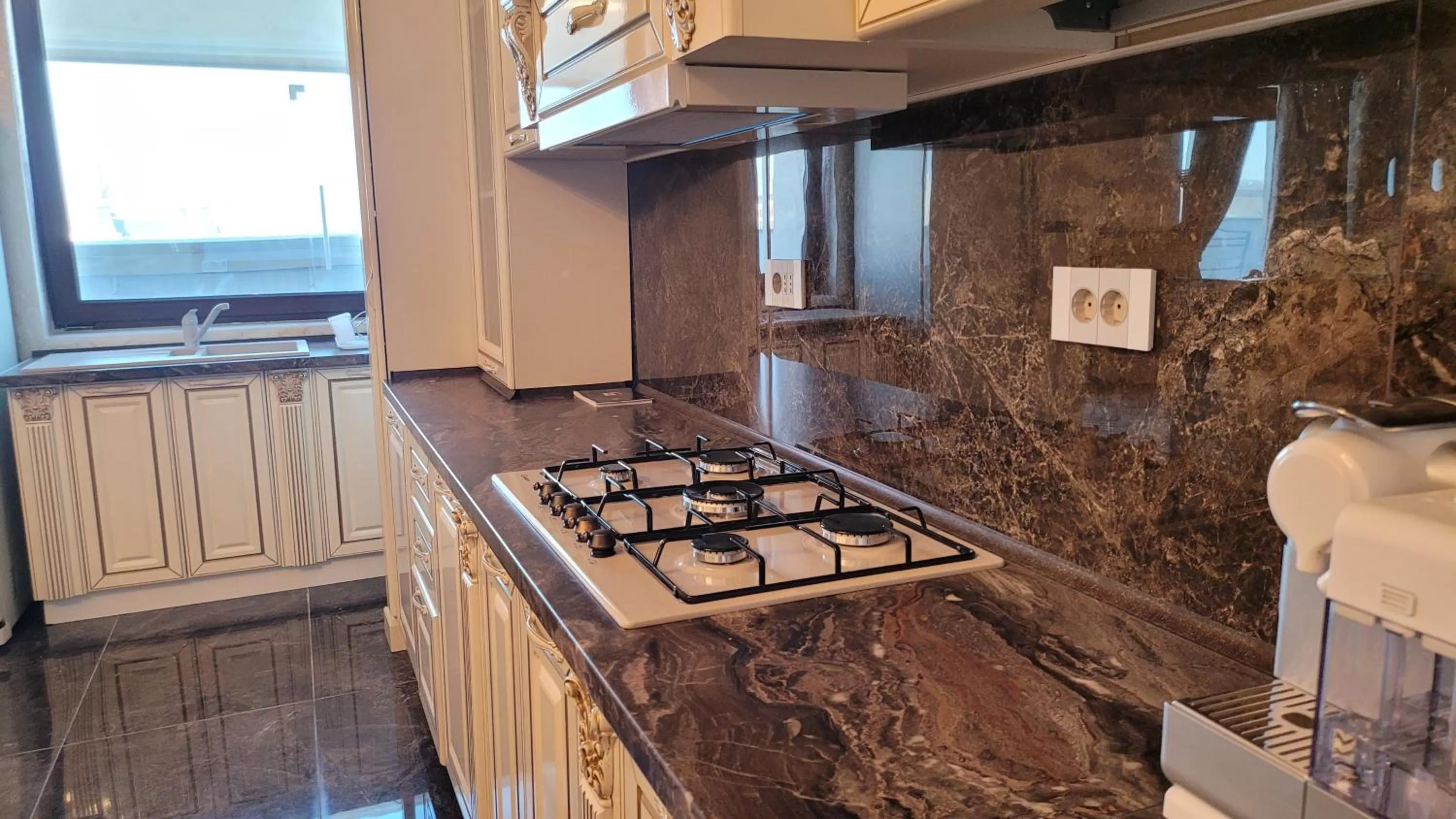 Dining area, Kitchen/Kitchenette in Terrace Suites Iasi