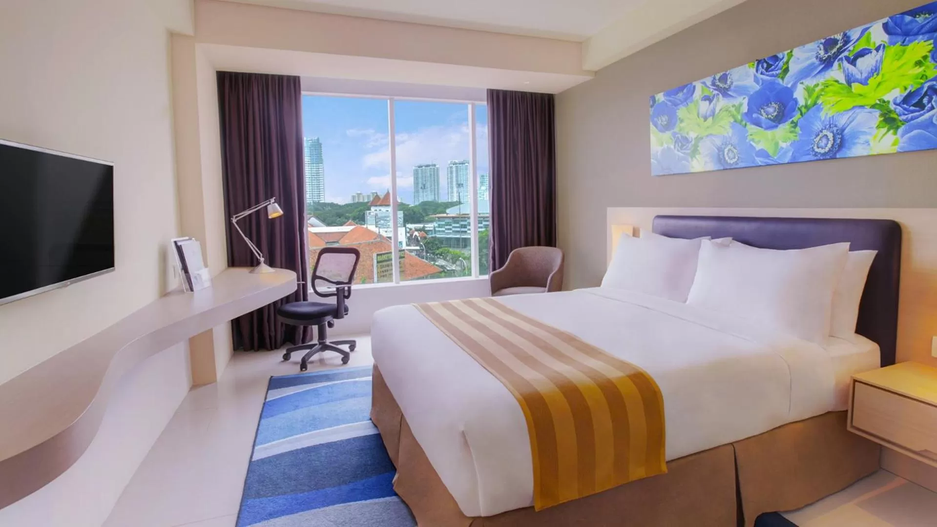 View (from property/room), Bed in Holiday Inn Express Jakarta International Expo by IHG