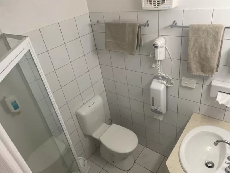 Bathroom in William Dutton Motel