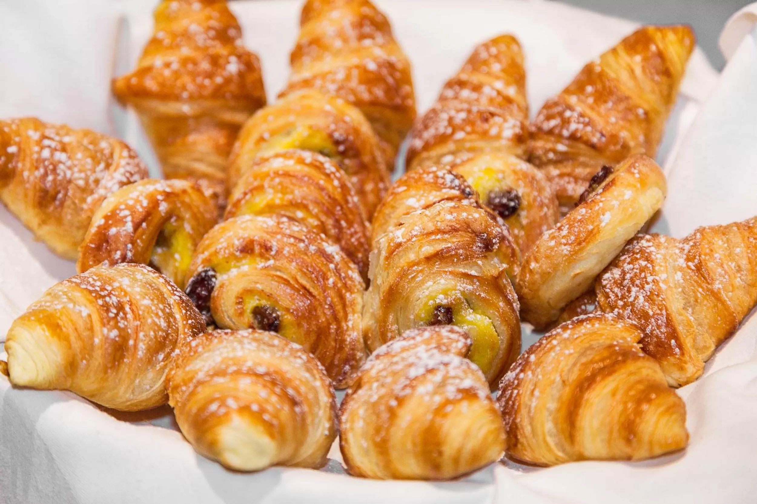 Buffet breakfast in Hotel Aviv Dresden