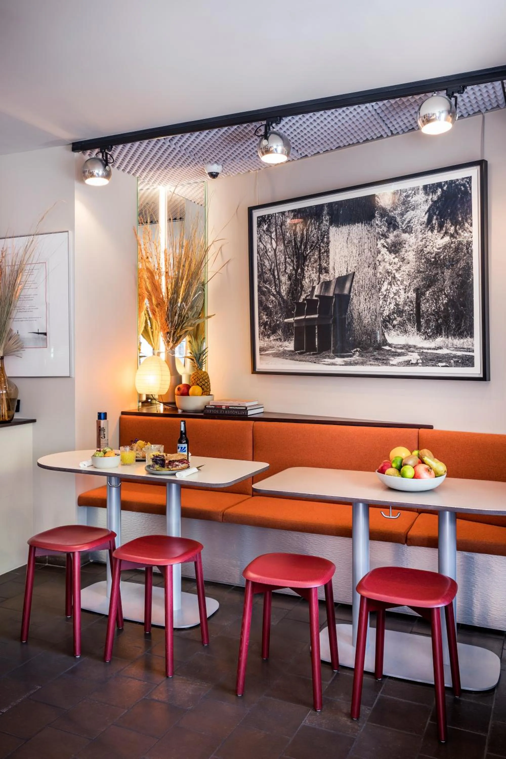 Restaurant/places to eat in Hotel Paradiso