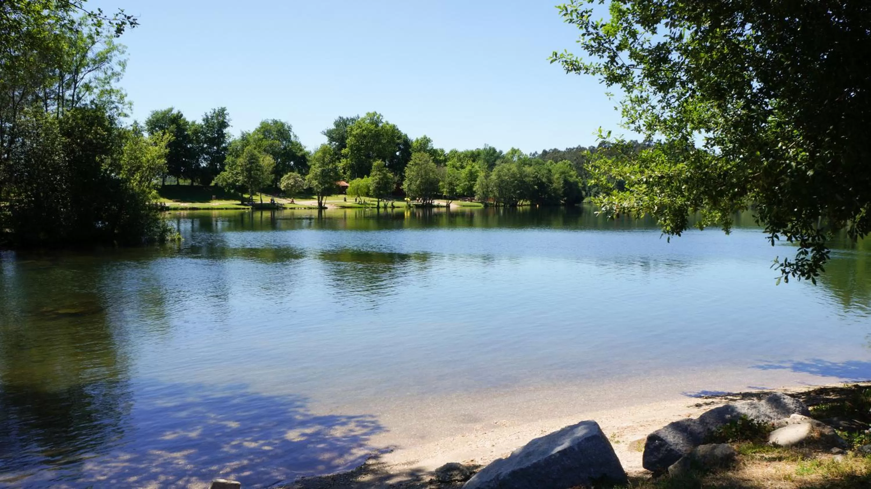 Nearby landmark, Lake View in B&B Villa Branca Barreiros AL98139