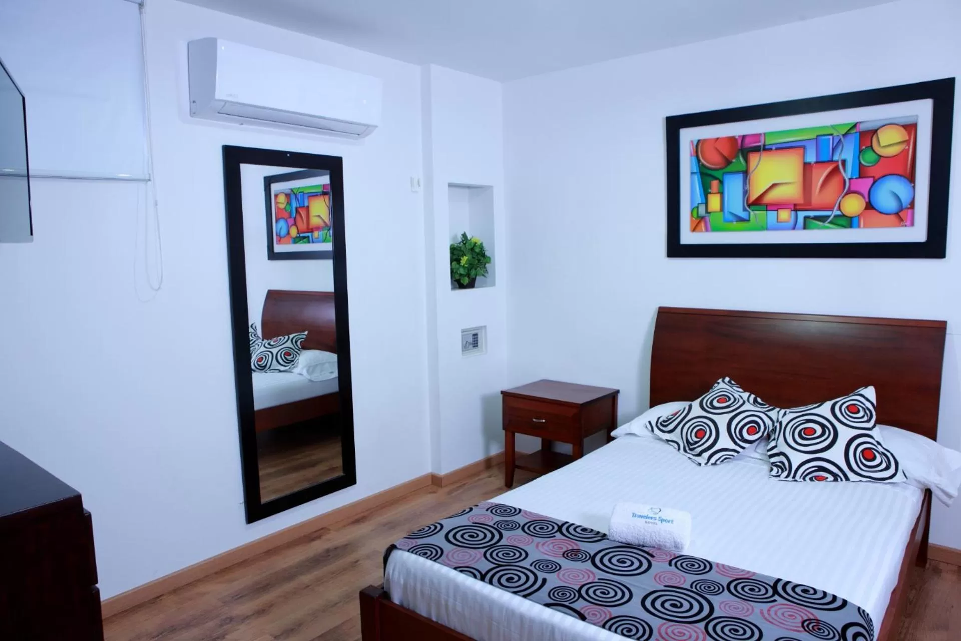 On site, Room Photo in Hotel Travelers Sport