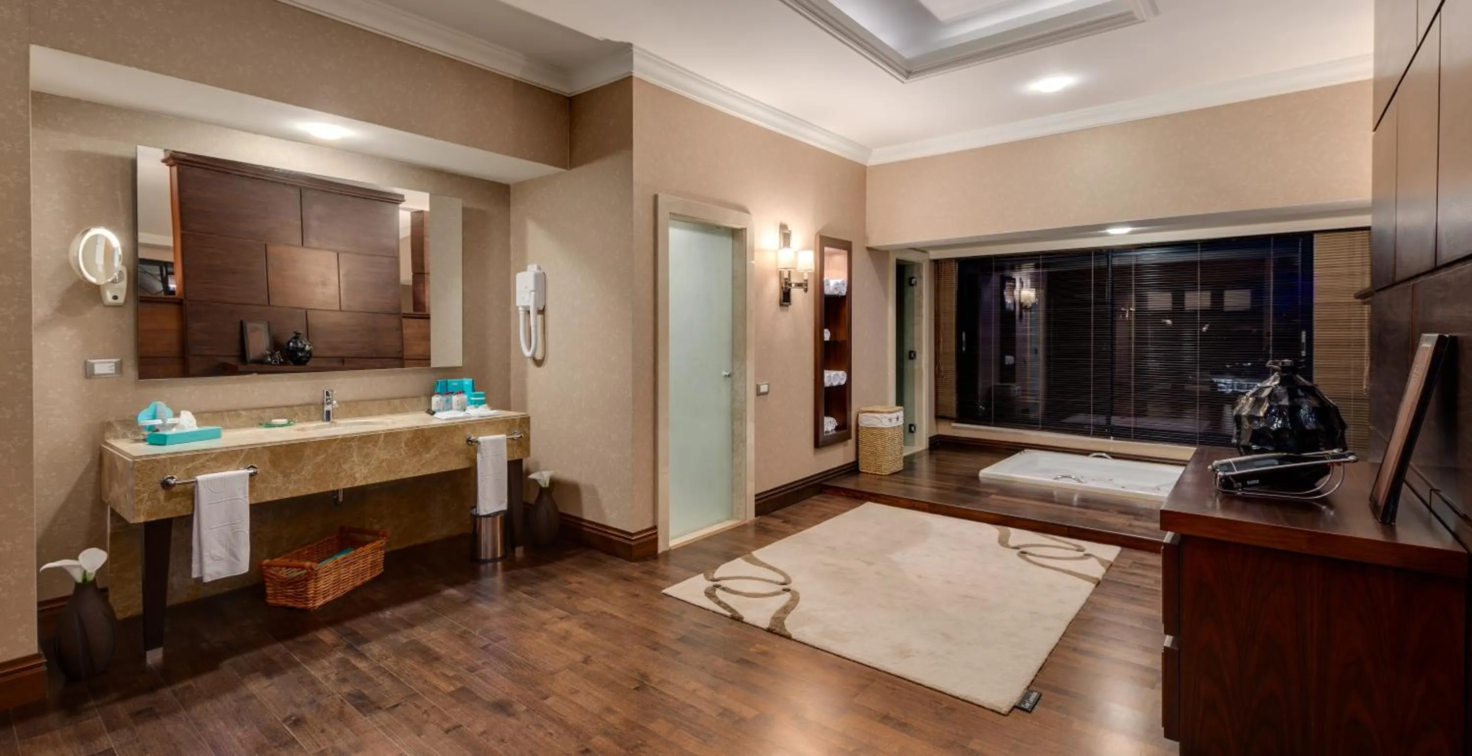 Shower in Susesi Luxury Resort