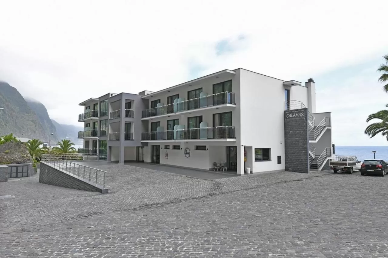 Property Building in Calamar Hotel