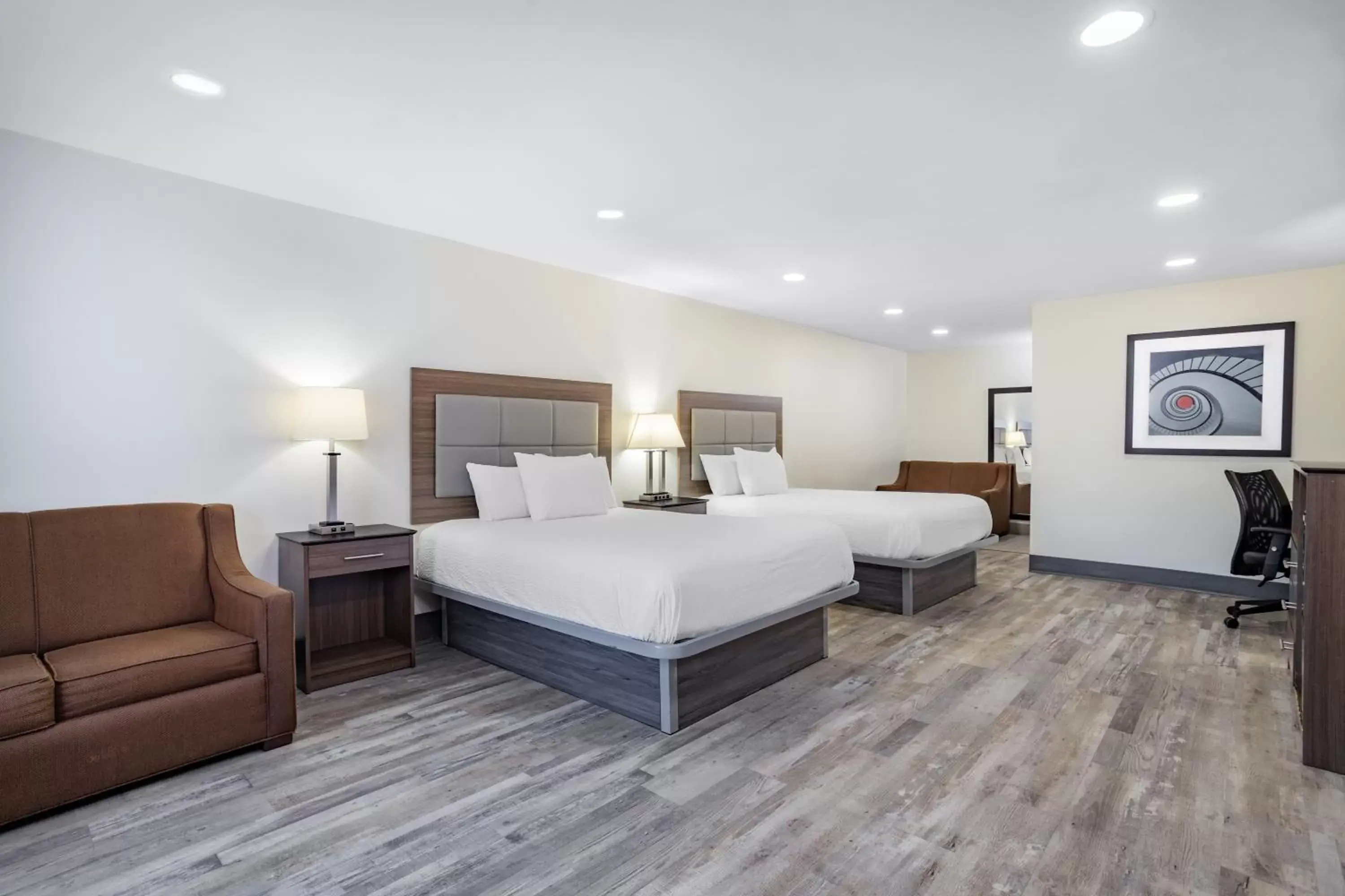 2 Queen Beds, 1 Sofa Bed, Deluxe Suite, Non-Smoking in Ramada by Wyndham Hendersonville 2 Queen Beds, 1 Sofa Bed, Deluxe Suite, Non-Smoking in Ramada by Wyndham Hendersonville