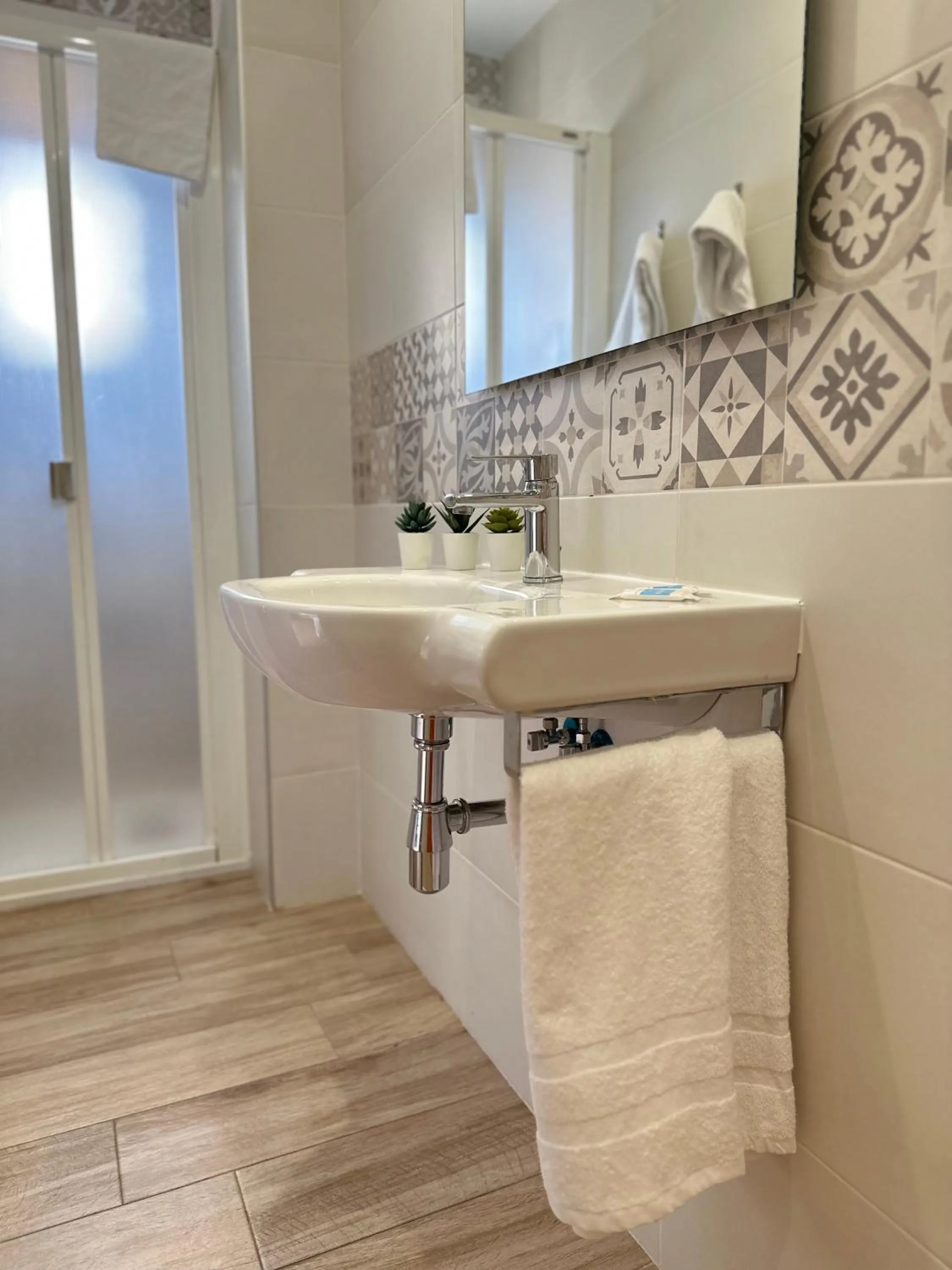 Bathroom in Hotel Planas