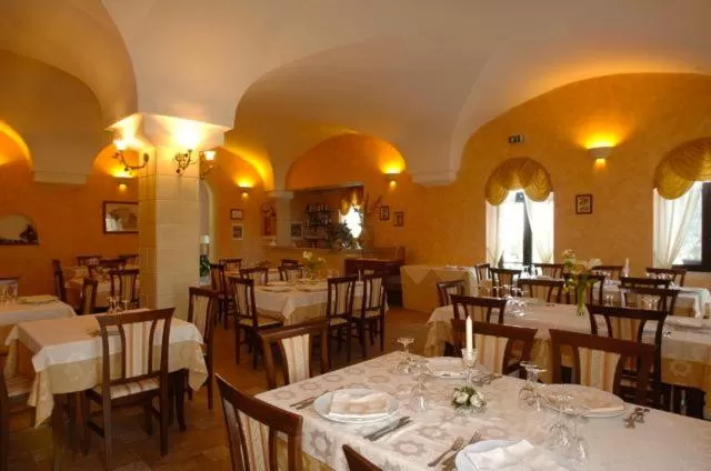 Restaurant/Places to Eat in Grikò Country Hotel