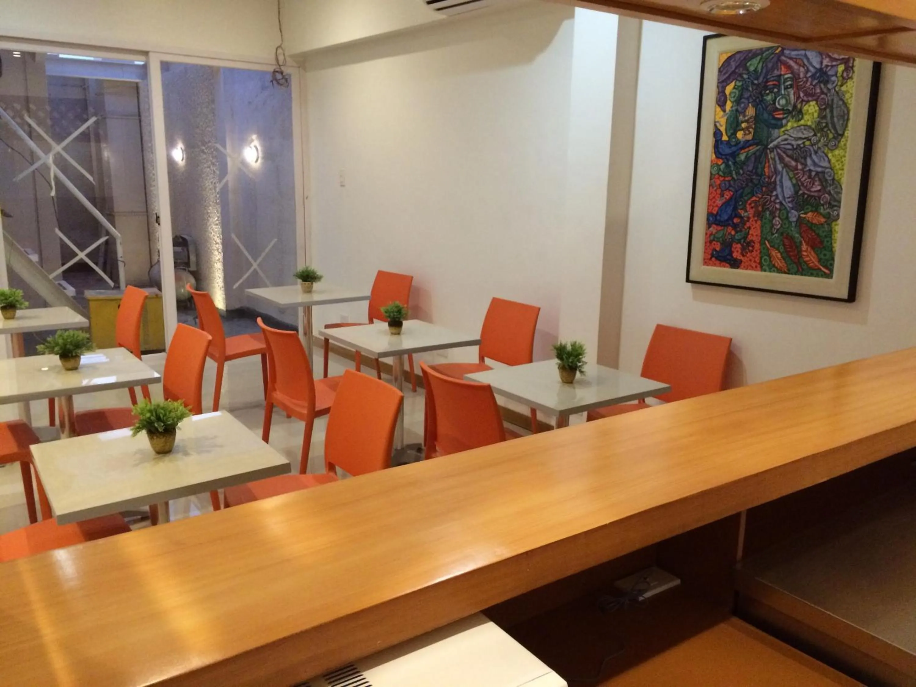 Lounge or bar in Stone House Hotel Pasay