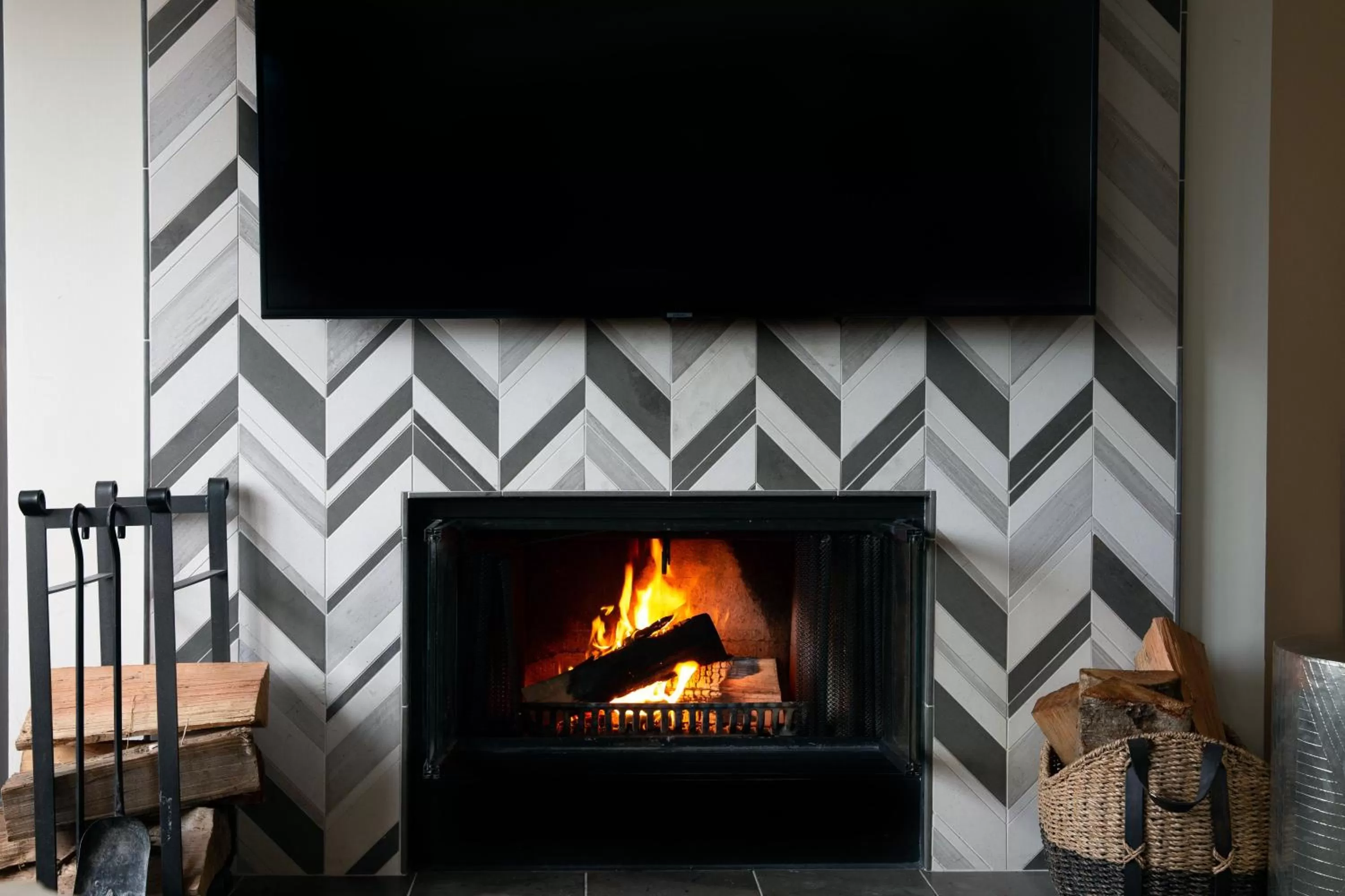 Bedroom in Kimpton Riverplace Hotel by IHG