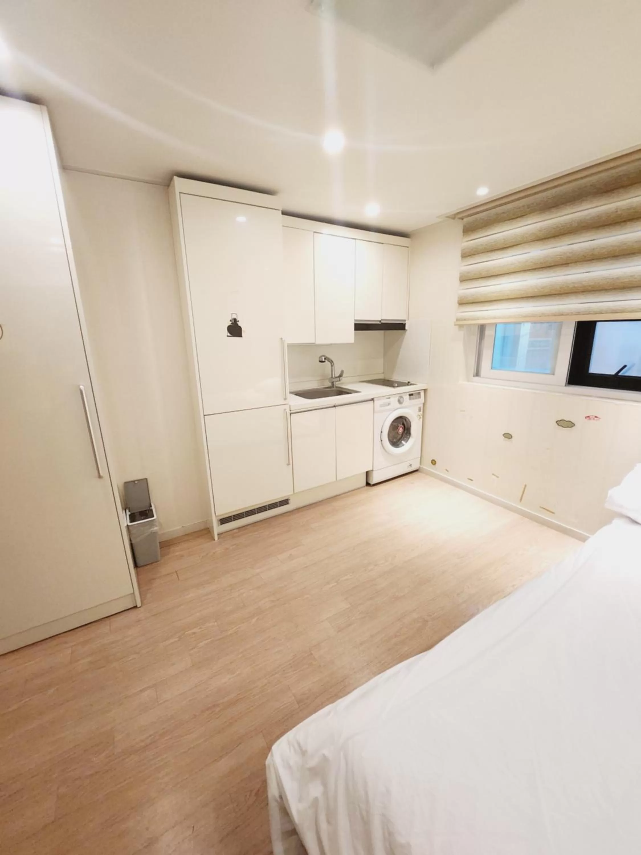 Bedroom, Kitchen/Kitchenette in Olive hostel R(Residence)