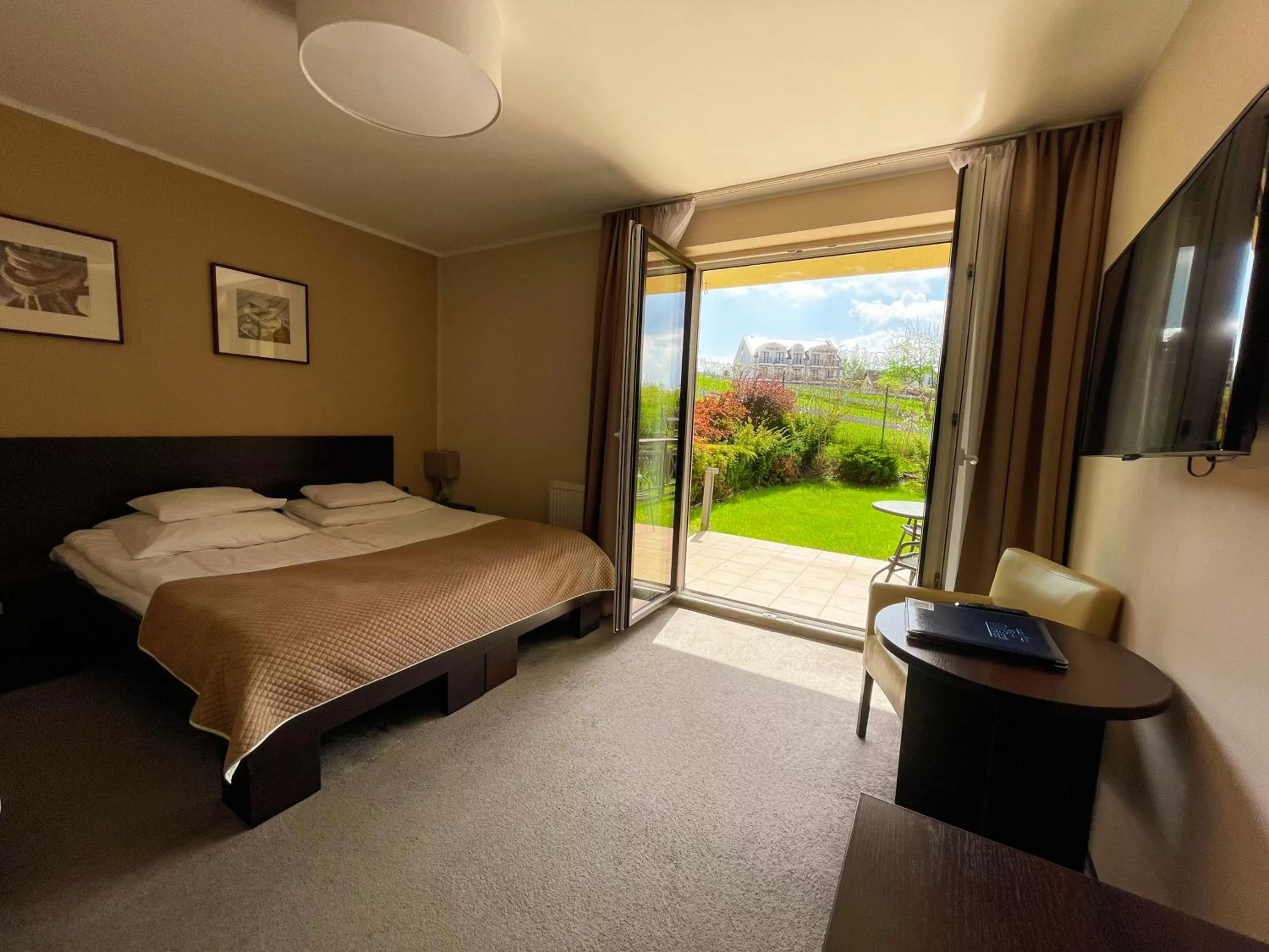 Photo of the whole room in Hotel Santa Monica