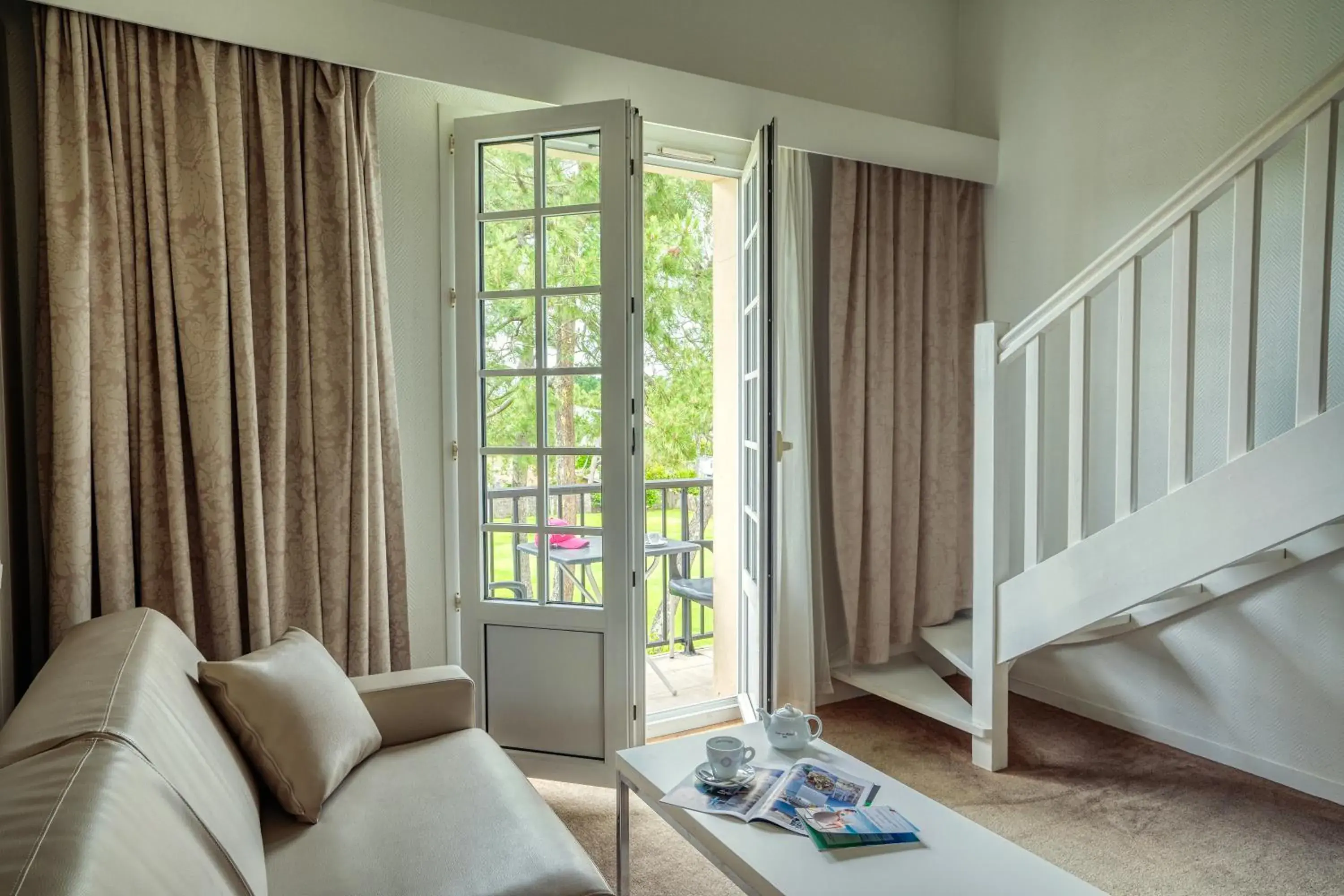 Family Suite (2 Adults + 2 Children) in Hôtel et Résidence de Chiberta et du Golf Family Suite (2 Adults + 2 Children) in Hôtel et Résidence de Chiberta et du Golf