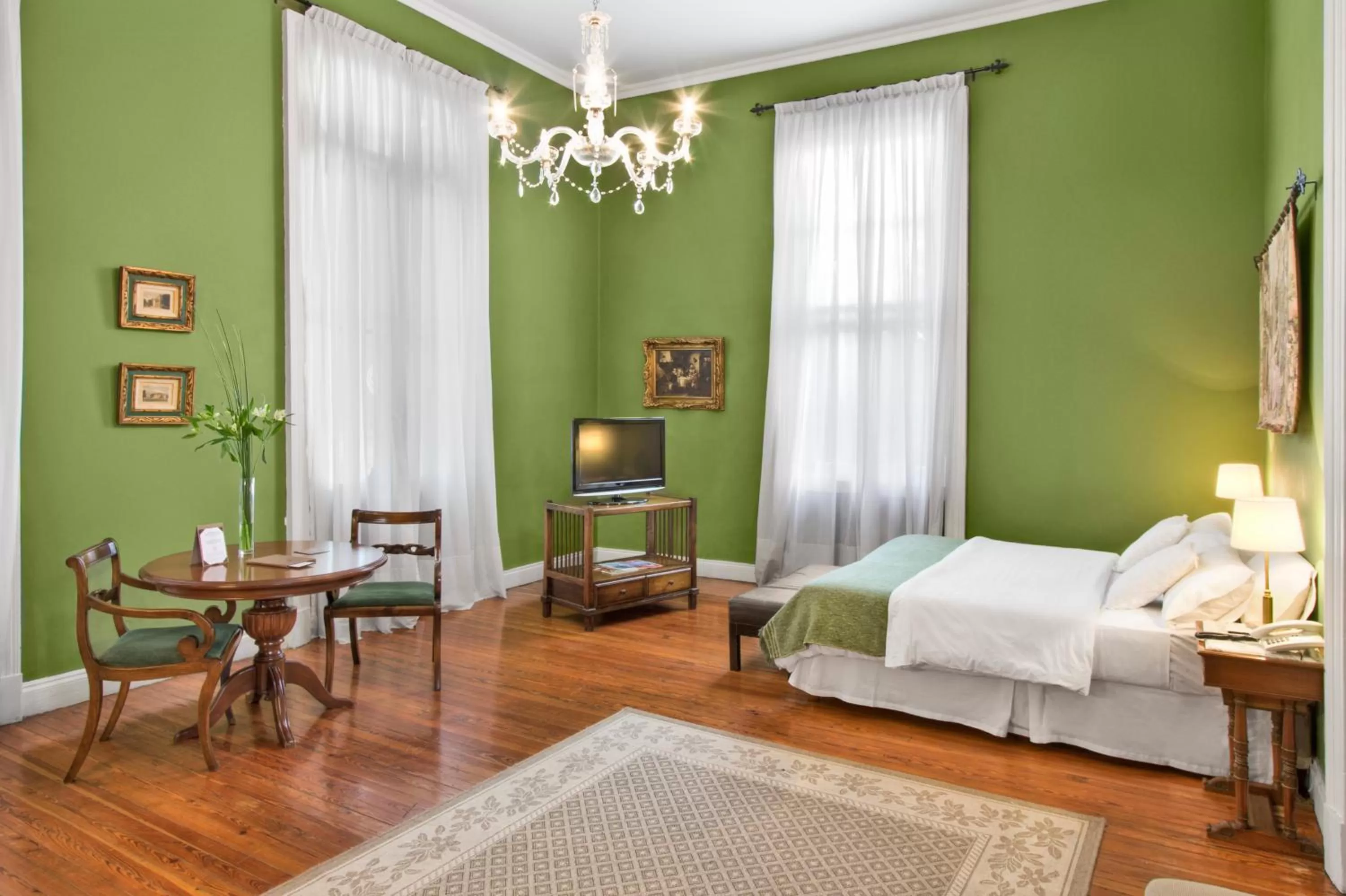 Photo of the whole room, Bed in Hotel del Casco