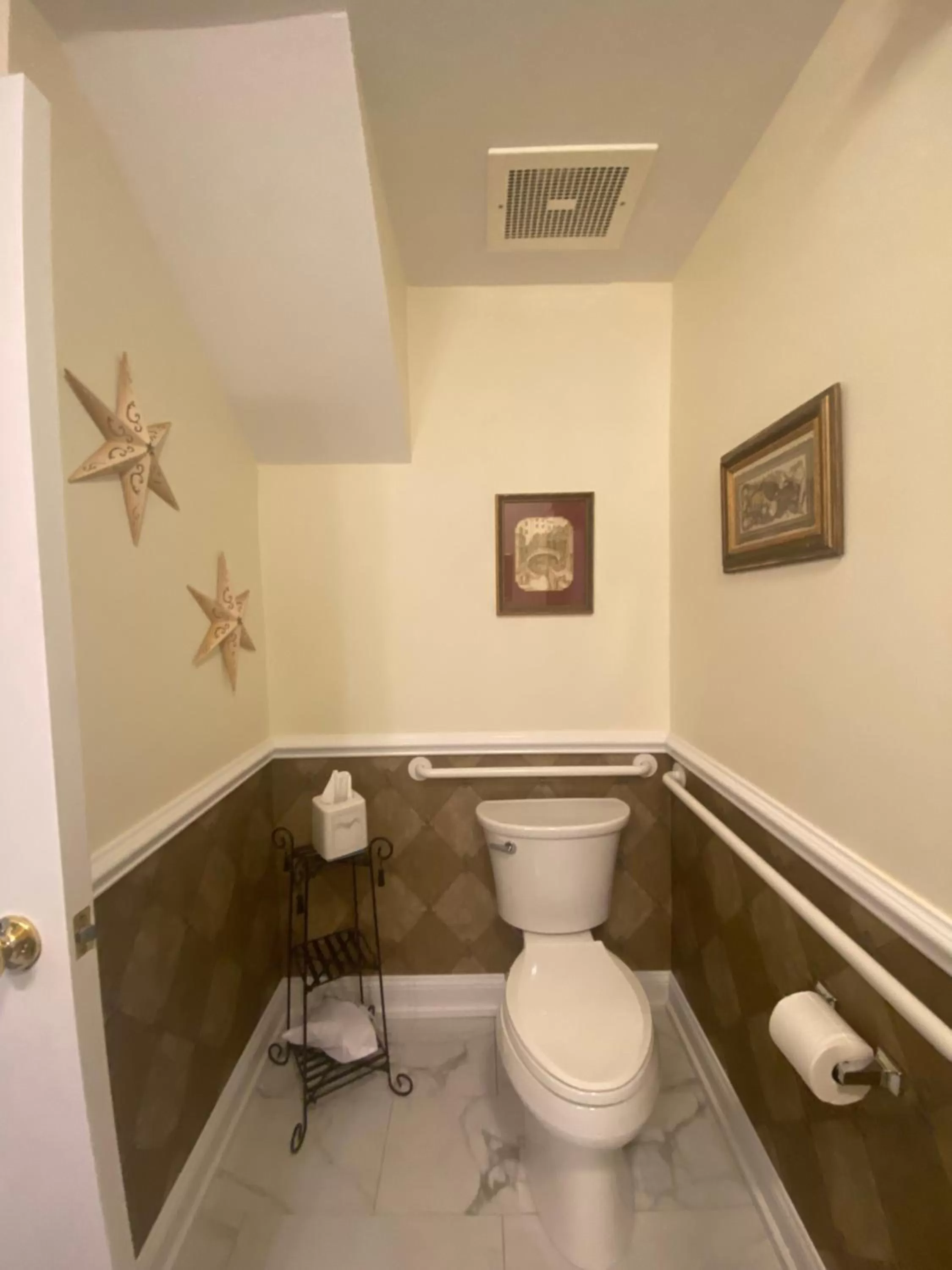 Bathroom in The Cypress Inn