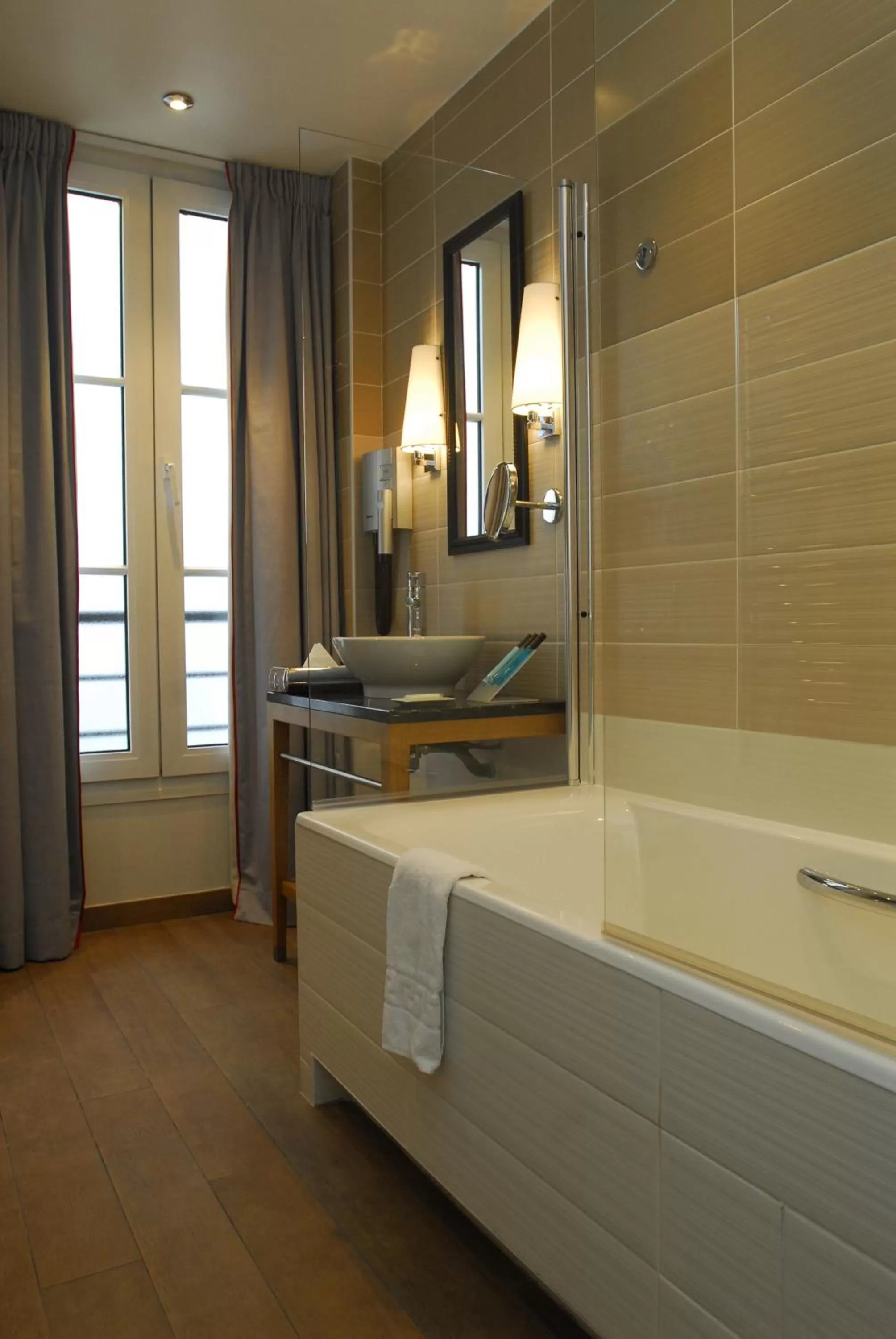 Bathroom in Windsor Opera