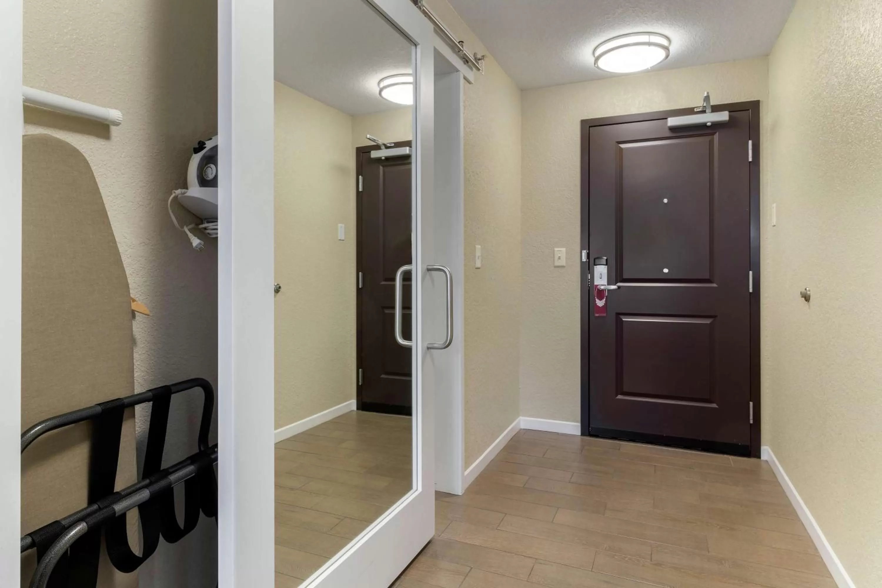 Queen Room with Two Queen Beds - Mobility/Hearing Accessible in Hampton Inn Green Bay Downtown