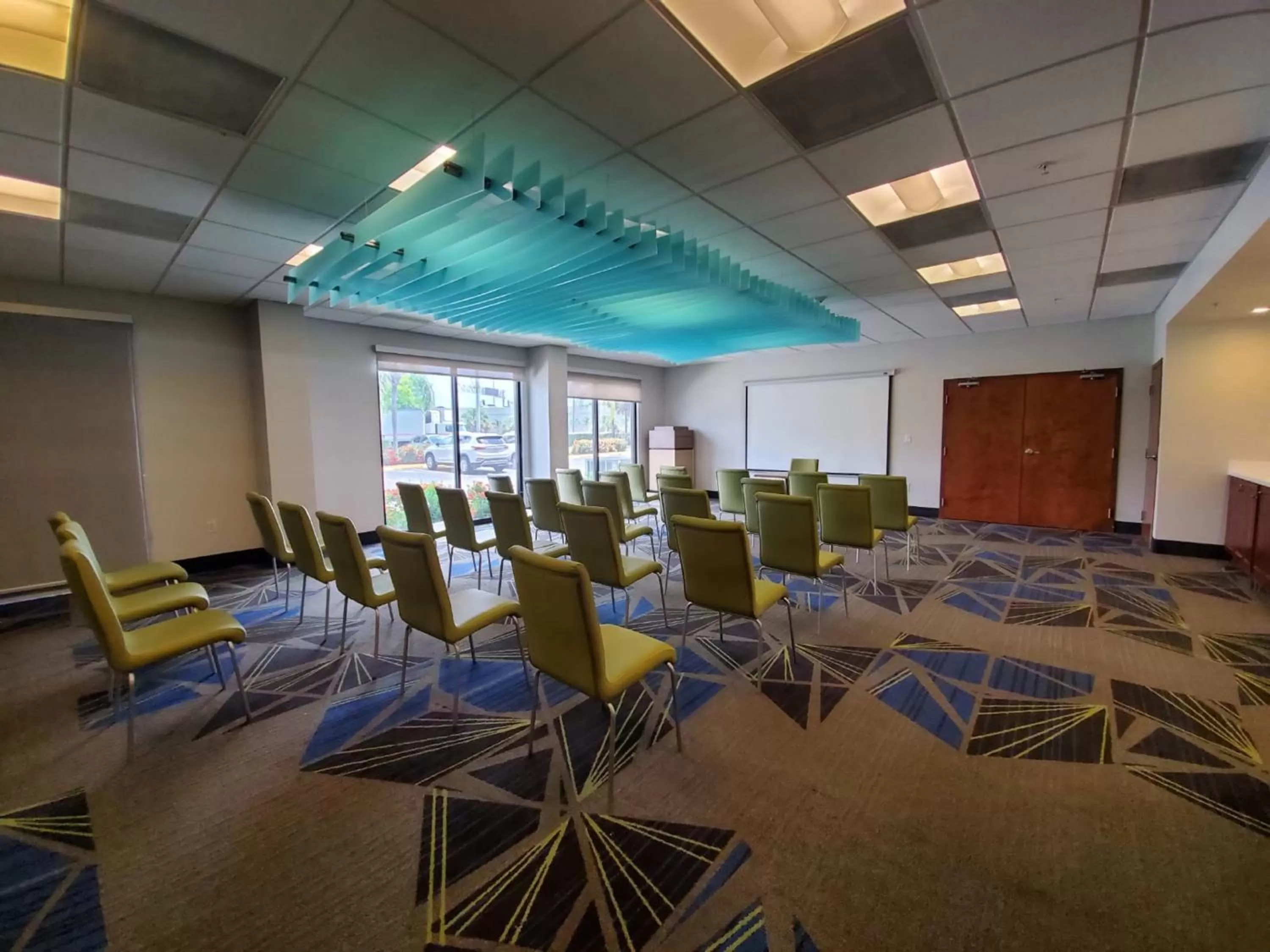 Meeting/conference room in Holiday Inn Express & Suites Miami - Hialeah by IHG