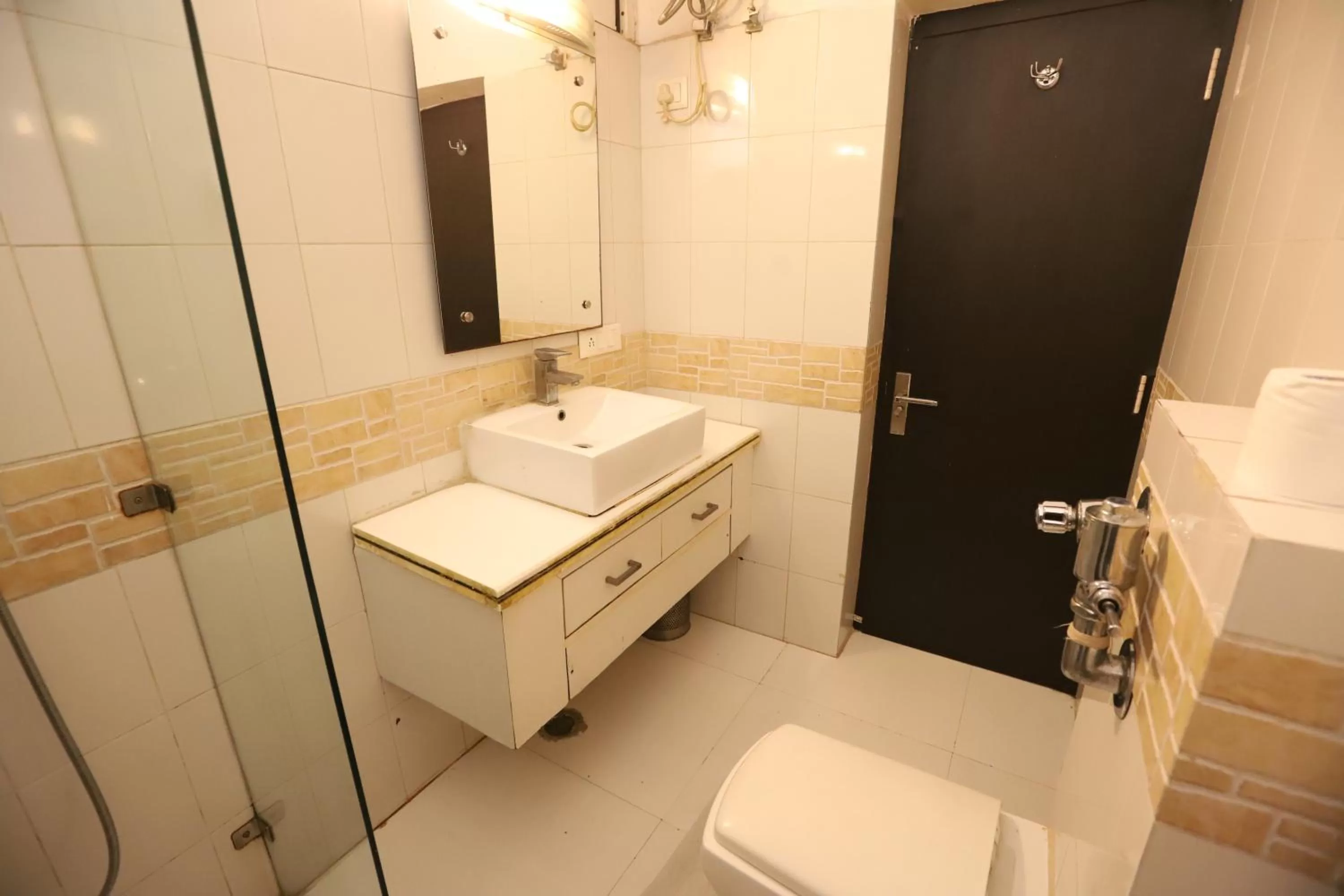 Shower in Hotel Capitol Hills - Greater Kailash Delhi