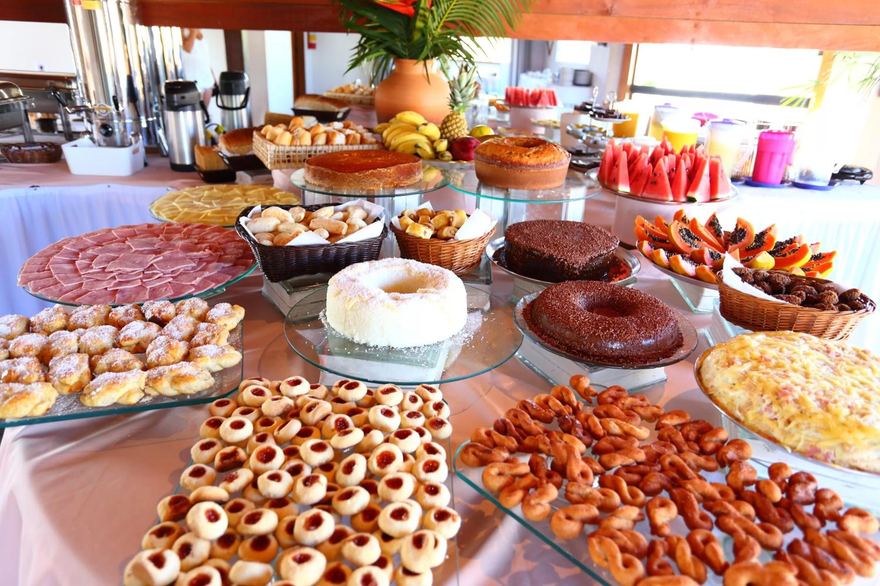 Buffet breakfast in Hotel Flamingo Beach by HC