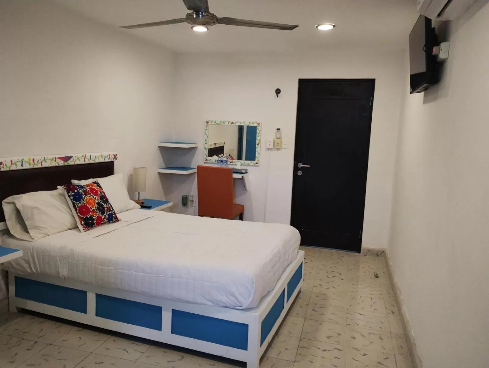 Double Room with Private Bathroom in T´úubul K´iin Bed & Breakfast