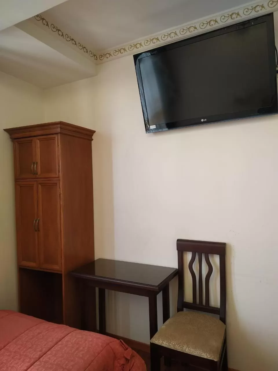 TV/Entertainment Center in Hostal Terrabella SRL