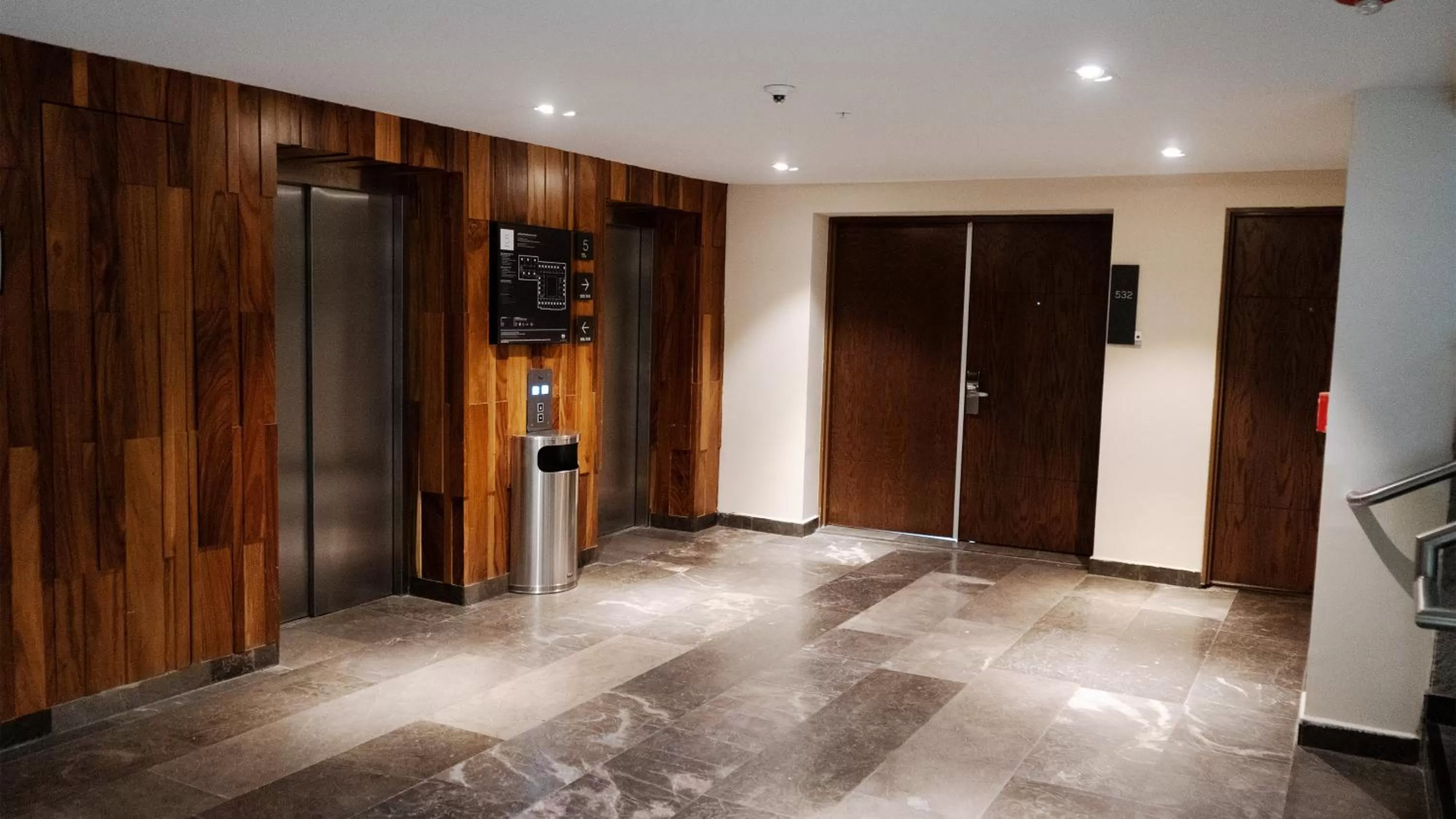 Lobby or reception in Hotel Indigo Guadalajara Expo by IHG