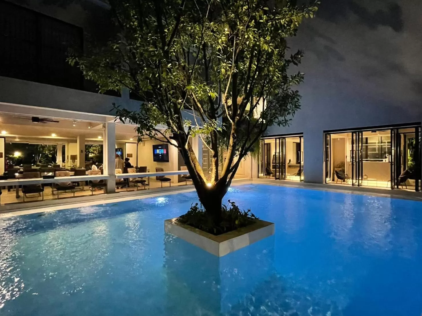 Swimming pool in POR Daowadung NO PARKING