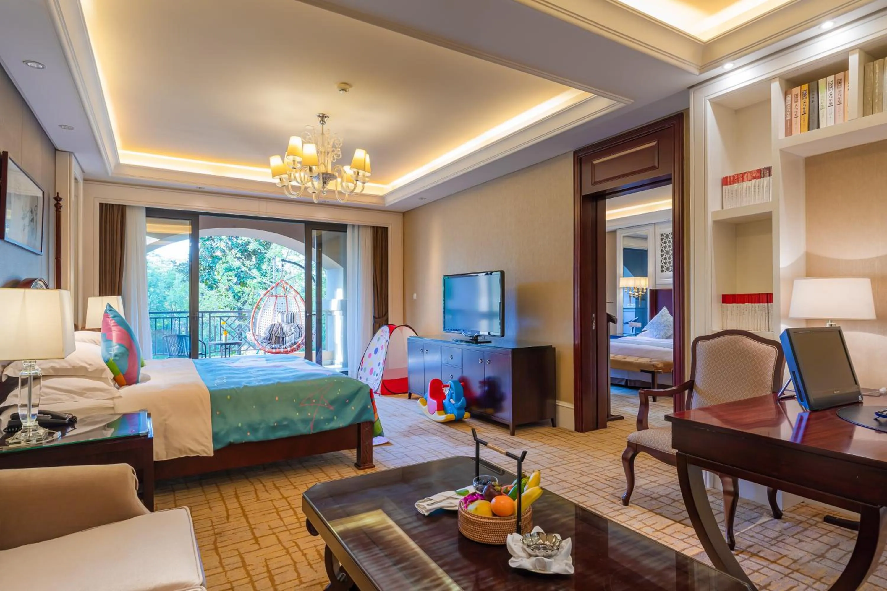 Photo of the whole room, Bed in Your World International Conference Centre Hotel