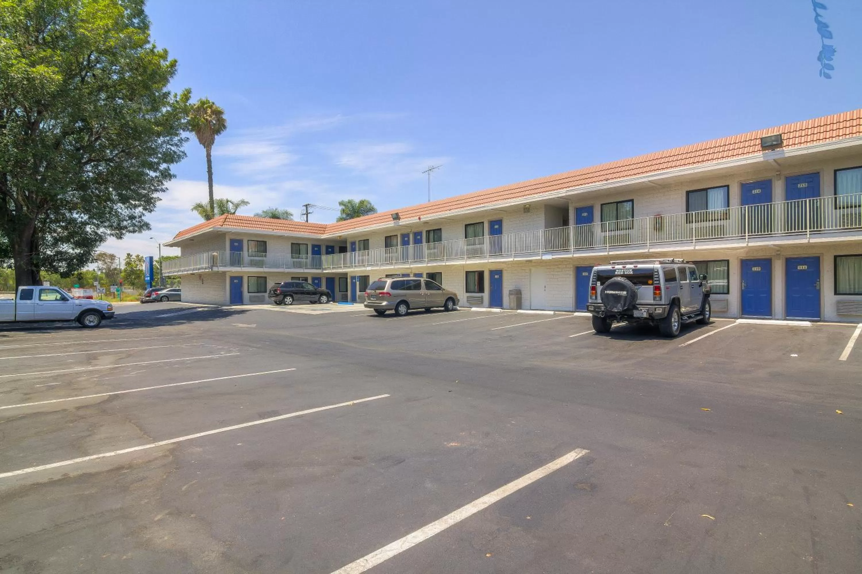 Property building in Motel 6-Simi Valley, CA
