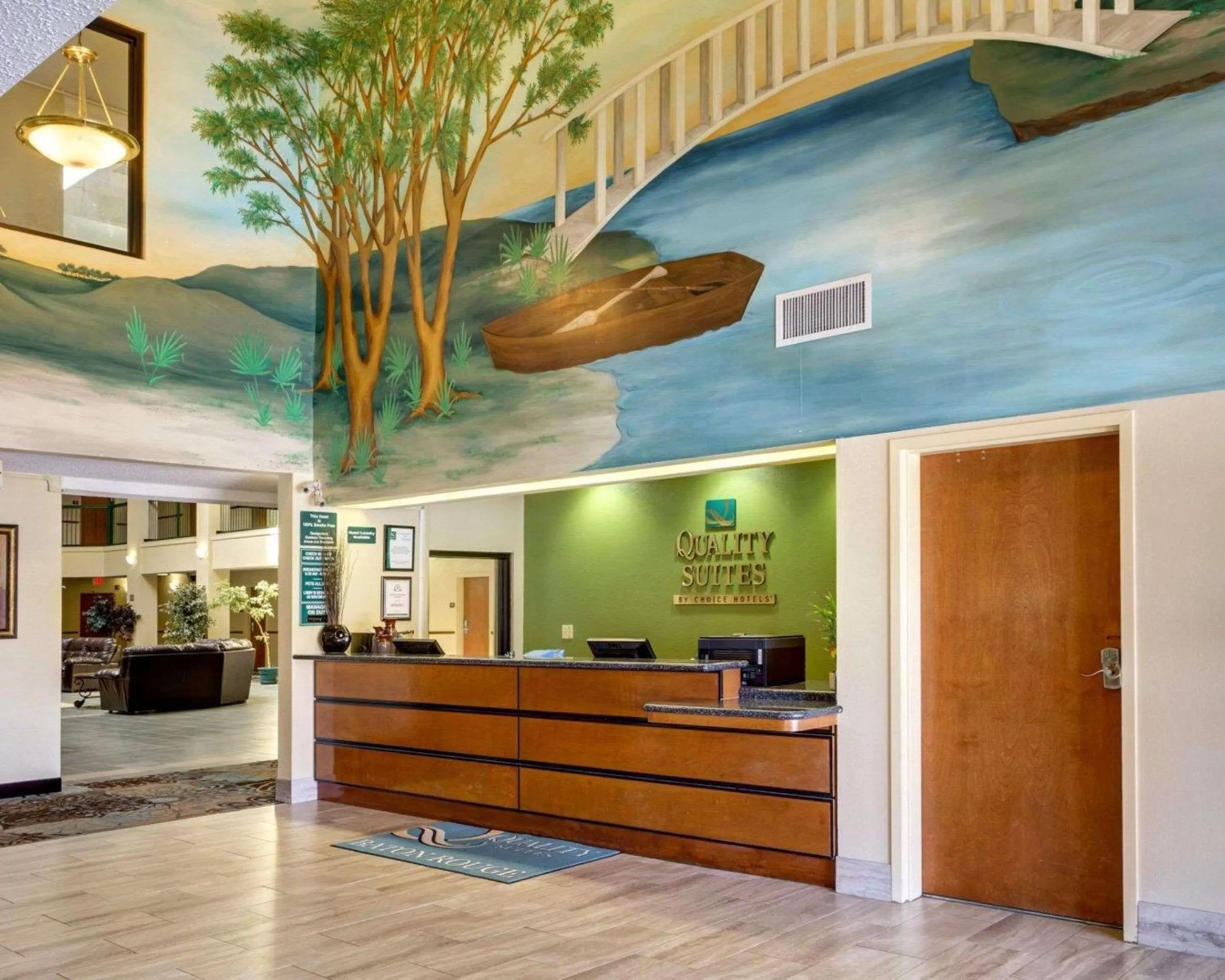 Lobby or reception in Quality Suites Baton Rouge East - Denham Springs