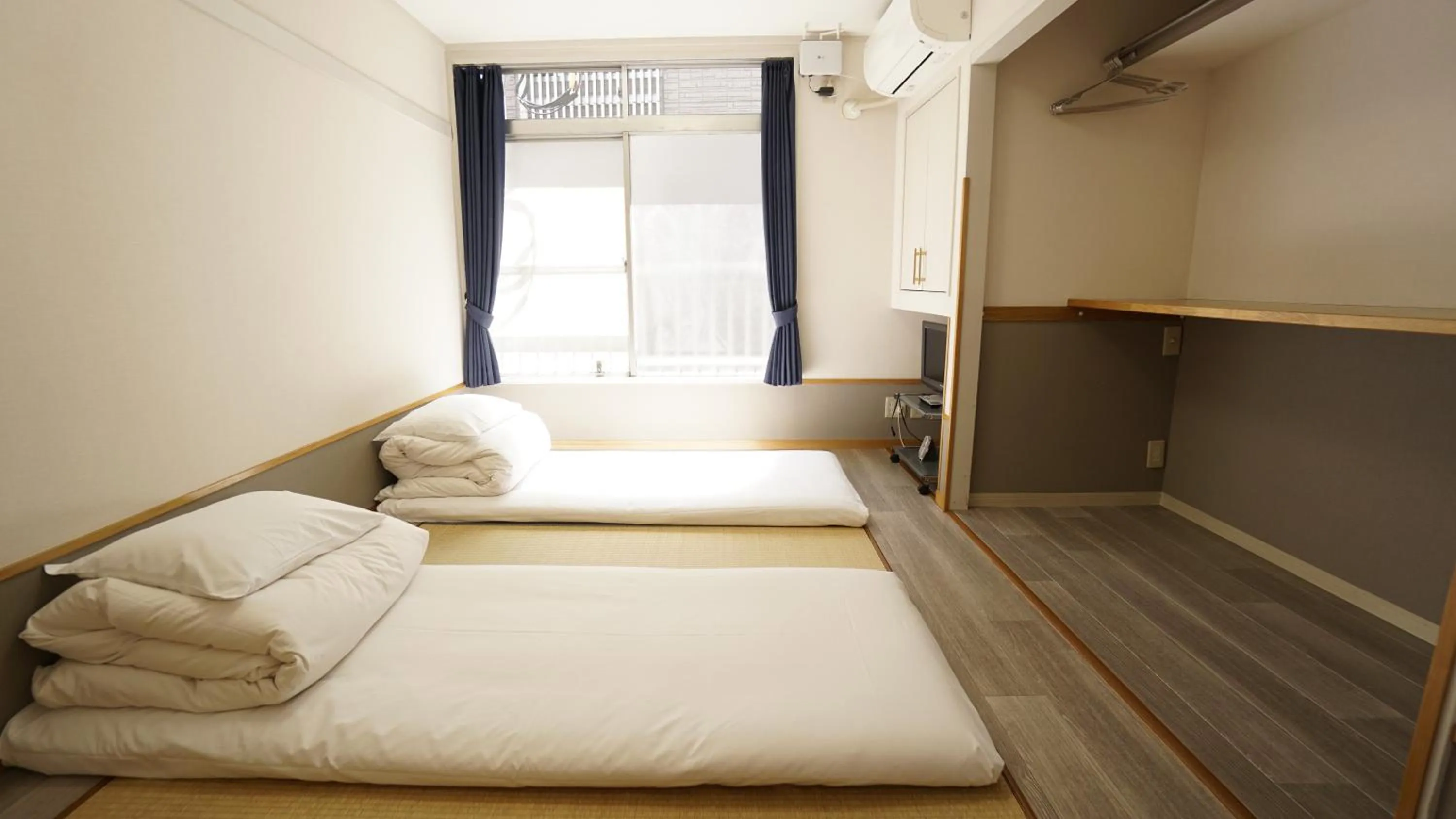 Photo of the whole room, Bed in House Ikebukuro