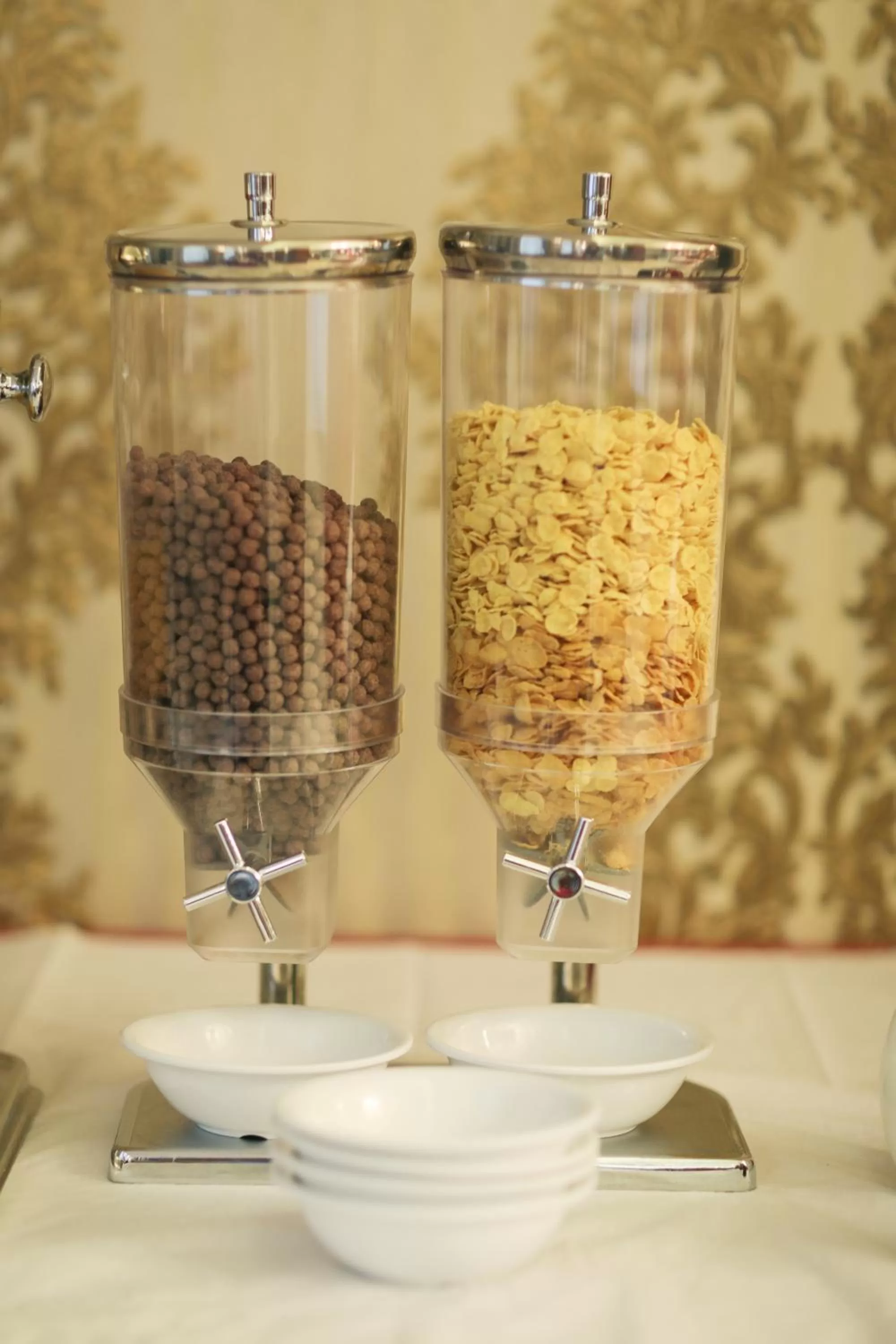 Breakfast, Bathroom in Hotel Kacinari