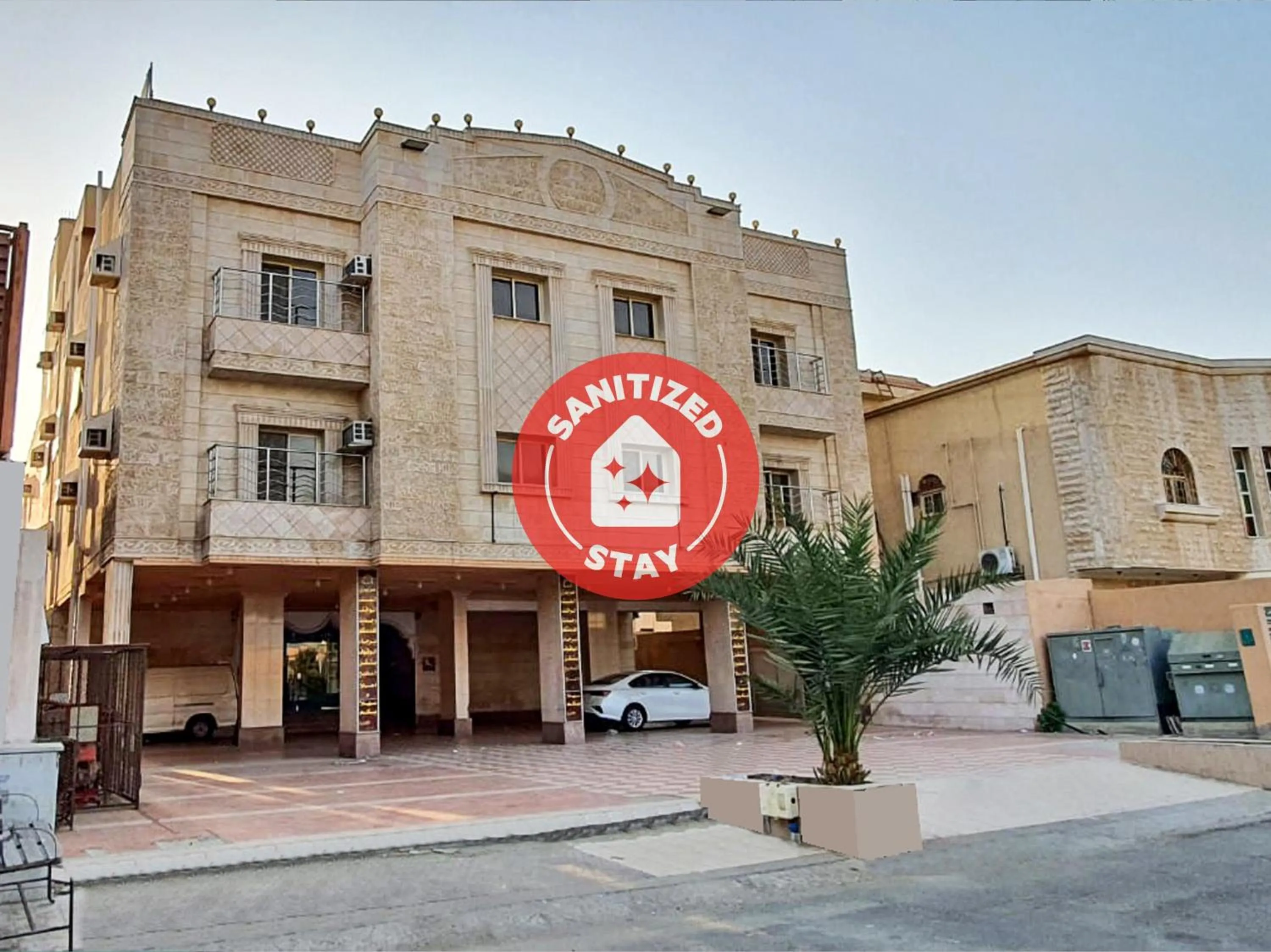 Facade/entrance, Property Building in OYO 589 Lavina House