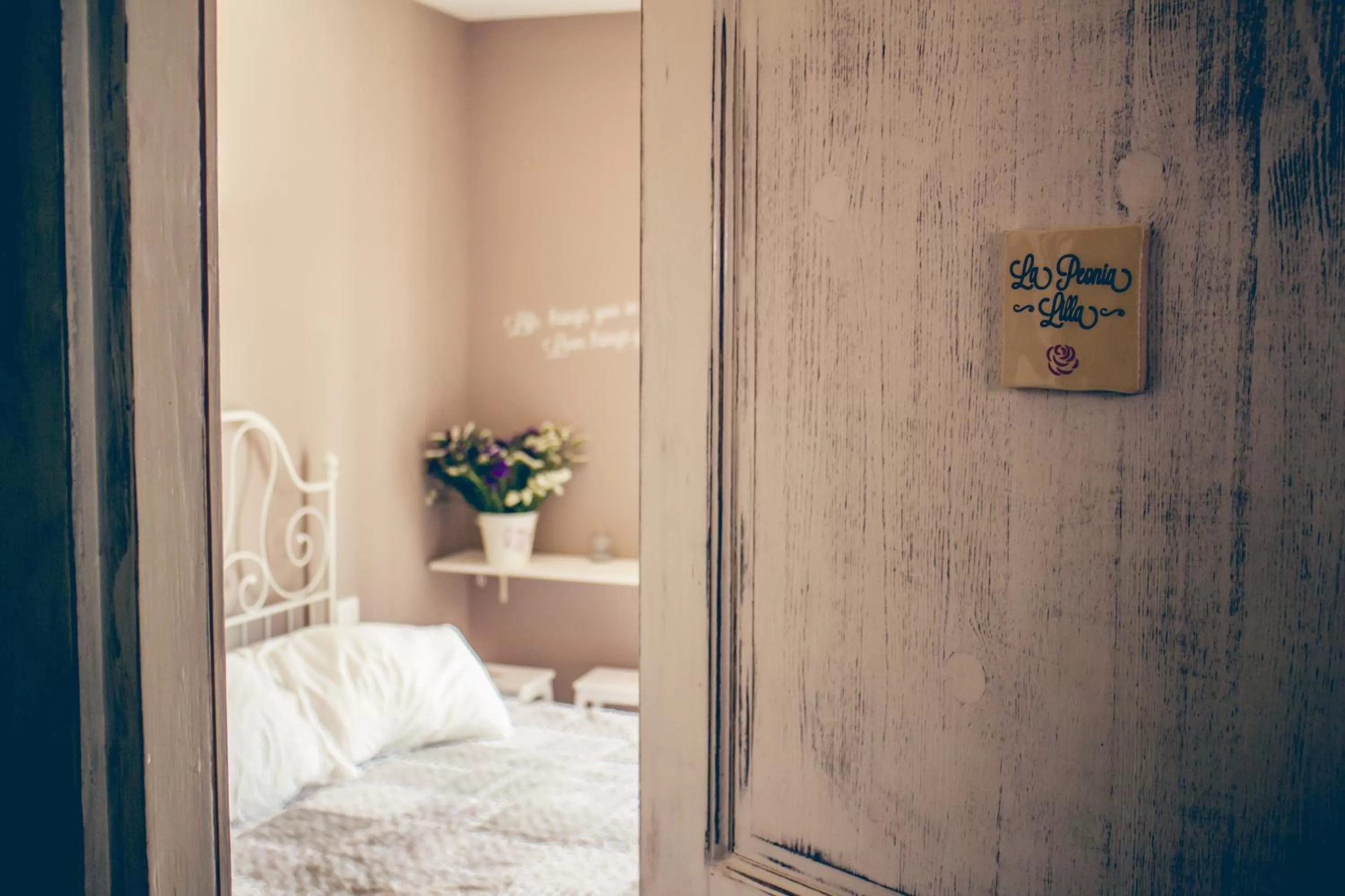 Bedroom, Bed in La Peonia